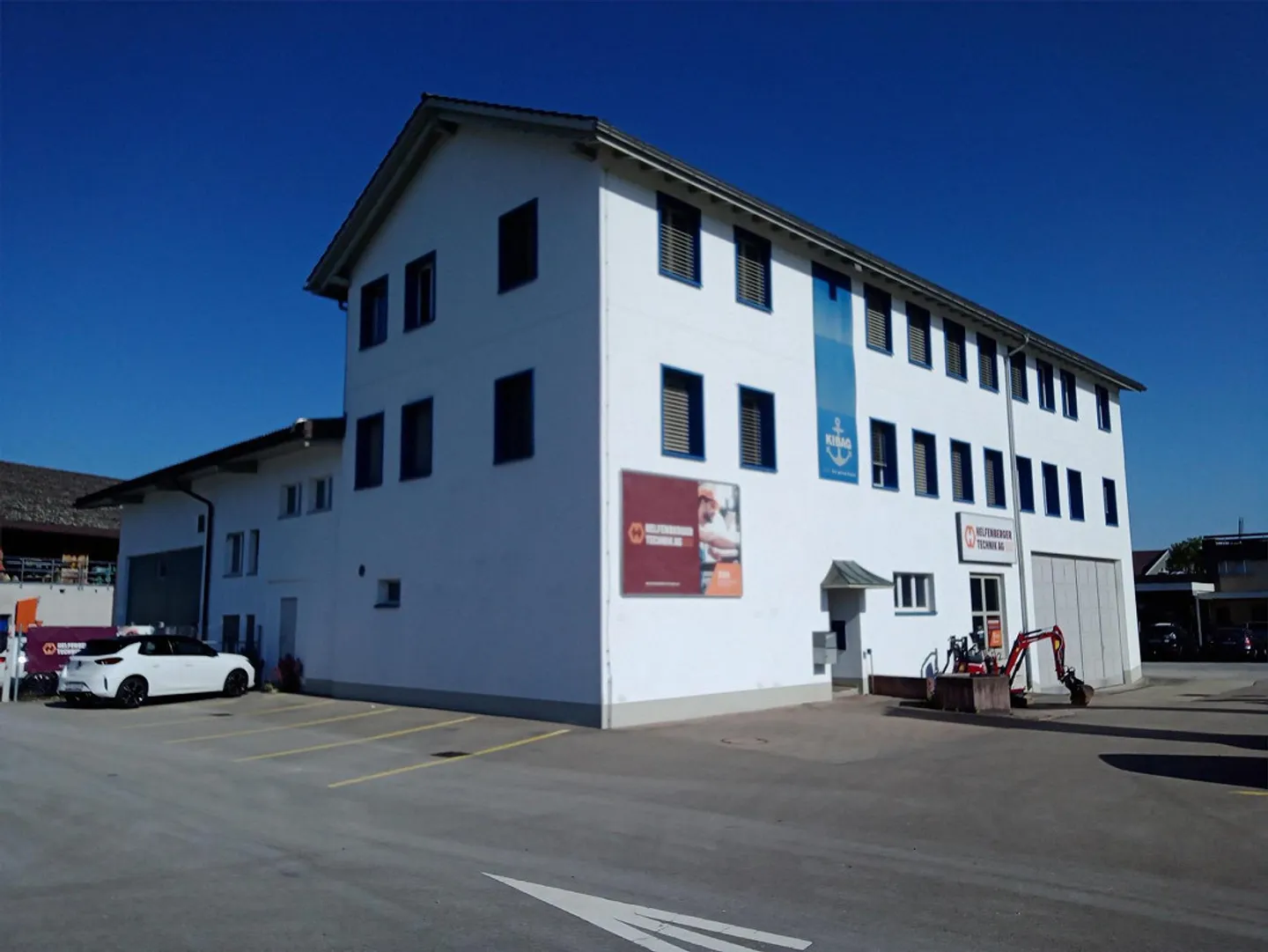 Office spaces for commercial and private purposes - Photo 1 of 11