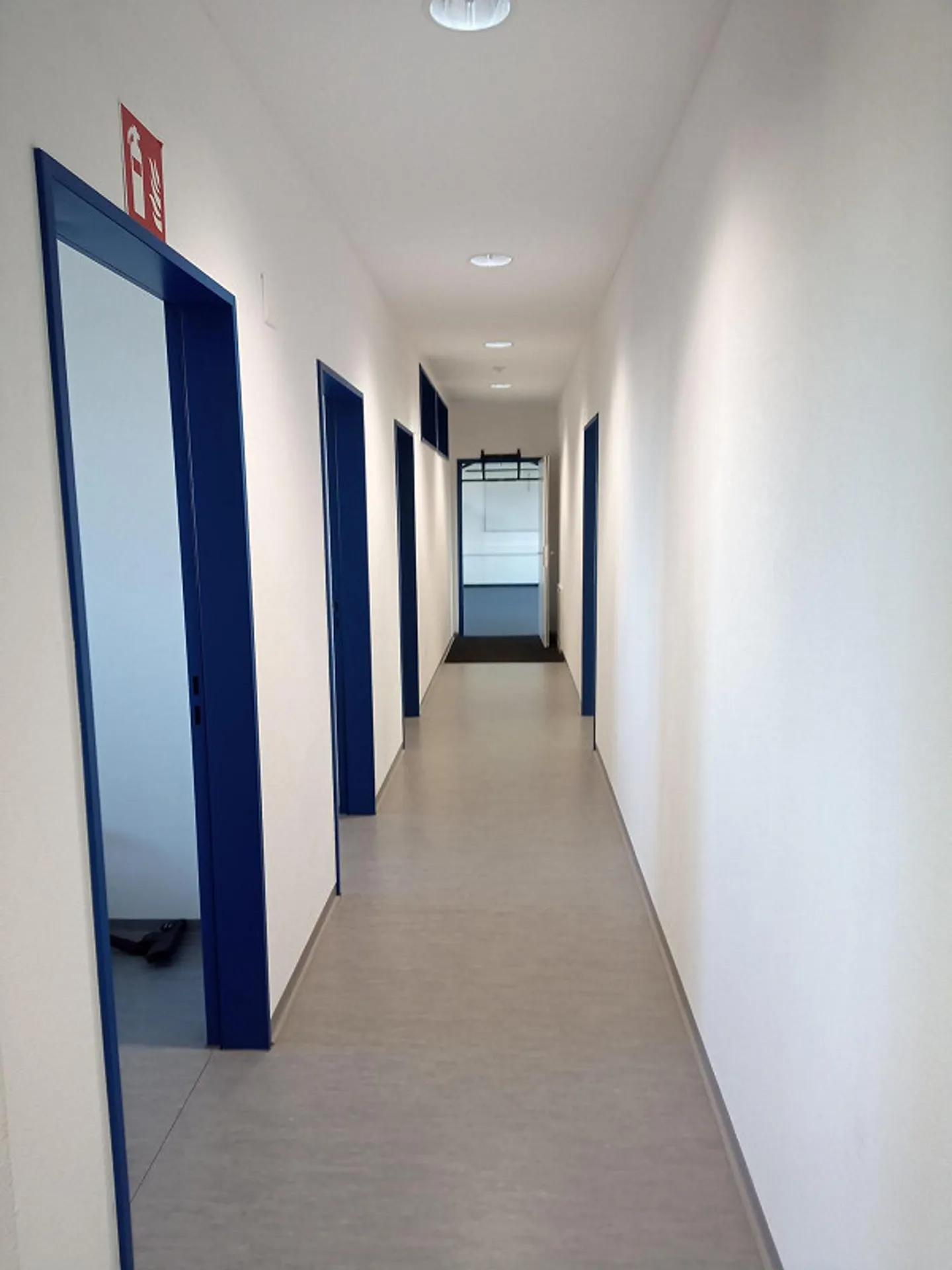 Office spaces for commercial and private purposes - Photo 3 of 11