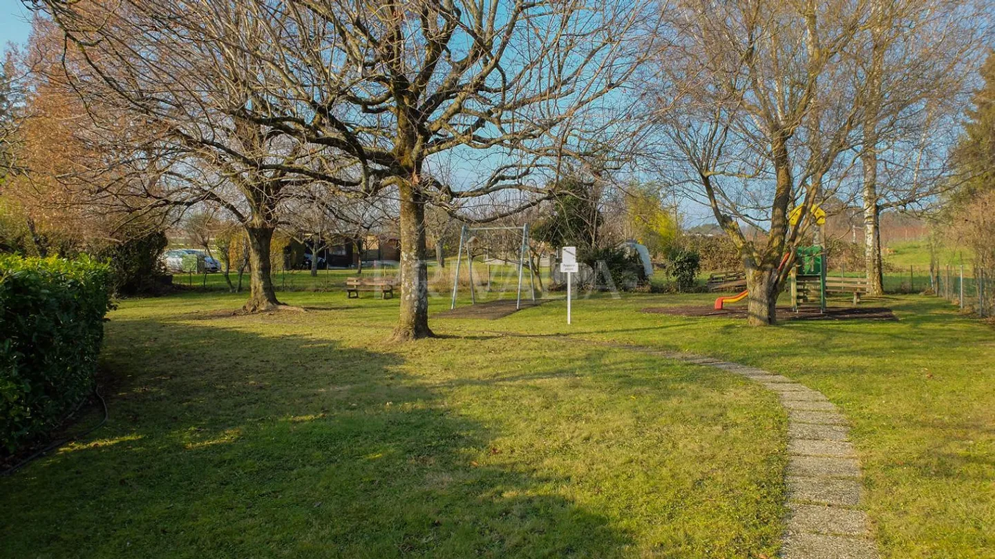 Beautiful ground floor apartment with terrace in the heart of Choulex - Photo 9 of 10