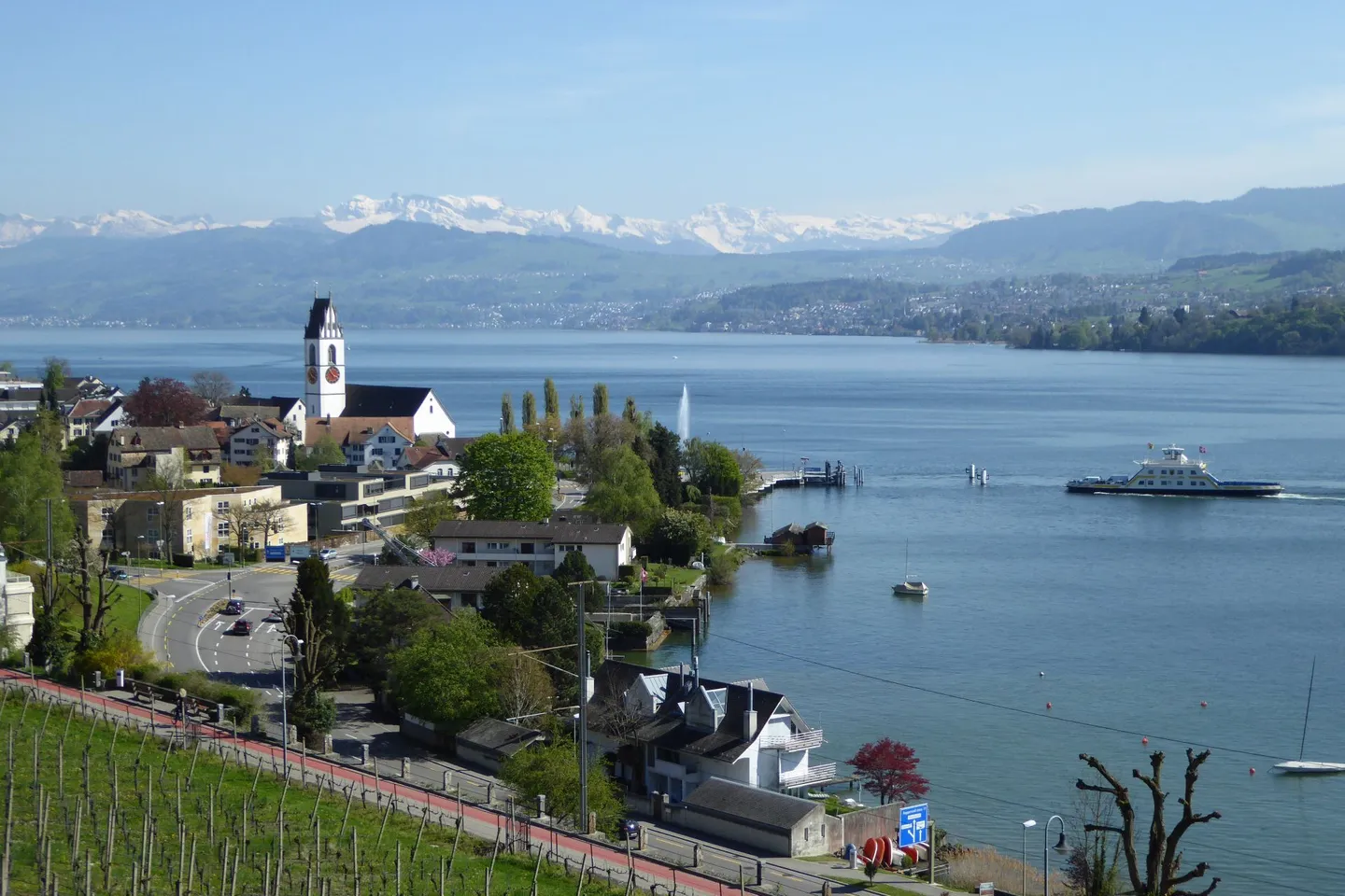 Ampio attico di 4,5 stanze con vista sulle montagne e sul lago - Foto 3 di 8