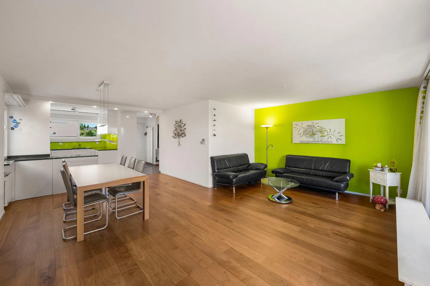 A Home to Arrive – Well-Maintained End Row House in Family-Friendly Area - Photo 3 of 14