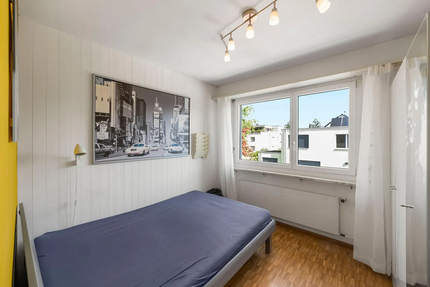 A Home to Arrive – Well-Maintained End Row House in Family-Friendly Area - Photo 10 of 14
