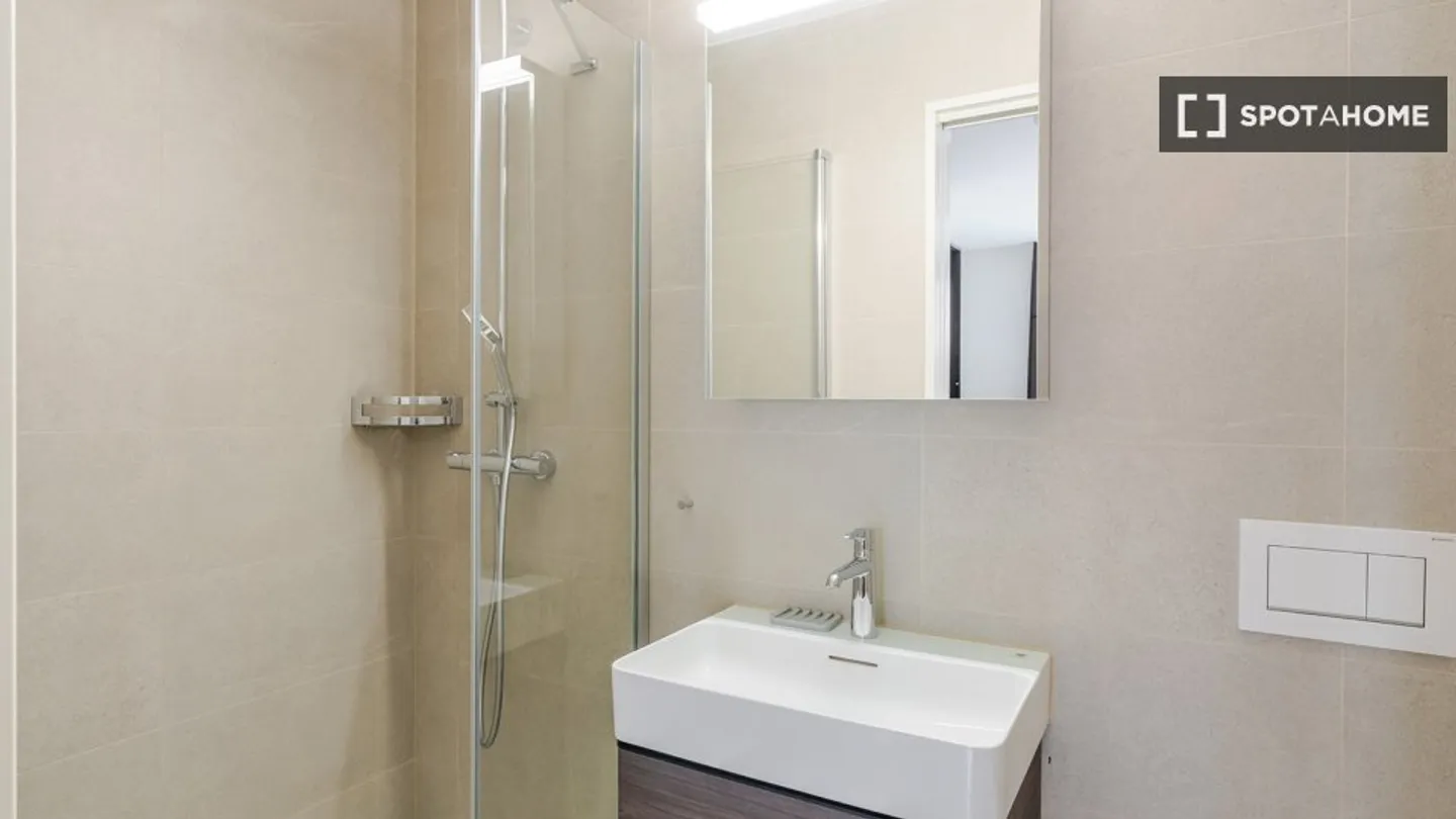 Studio à louer - Photo 8 sur 8