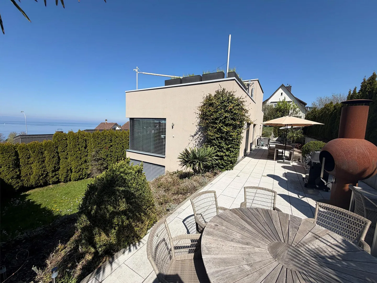 Maison individuelle avec vue sur le lac - Photo 3 sur 15