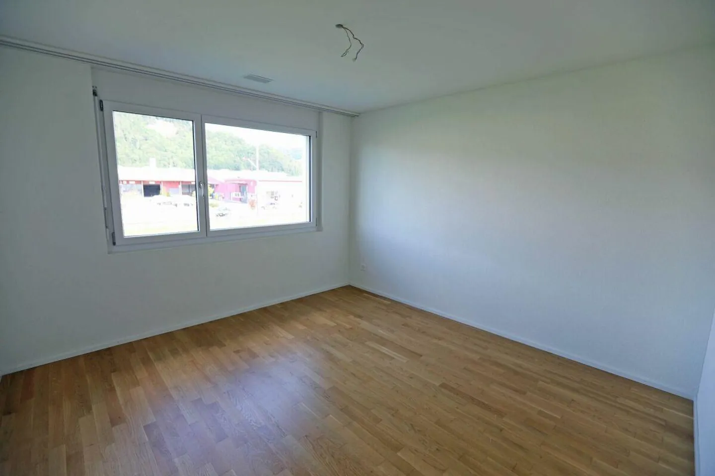 Modern 4.5 room apartment with spacious balcony! - Photo 8 of 13