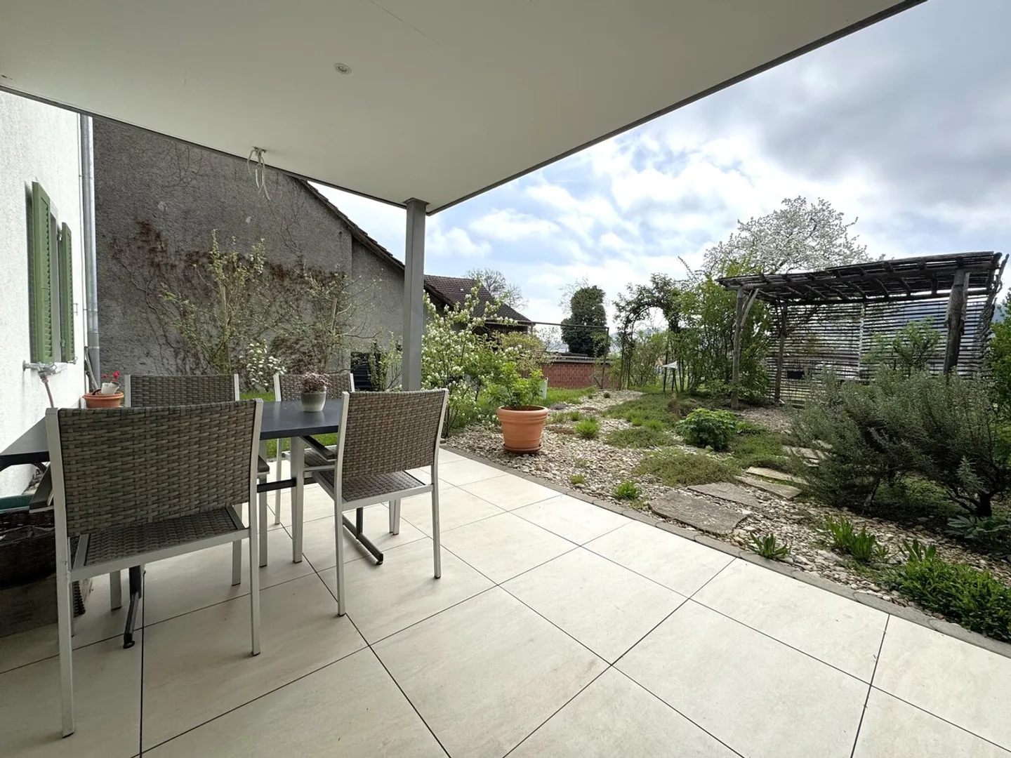 Appartamento giardino elegante e quasi nuovo - Foto 1 di 14