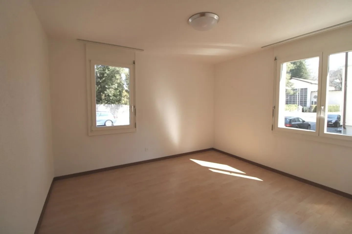 Appartement au rez-de-chaussée avec coin salon (orienté au sud) - Photo 7 sur 9