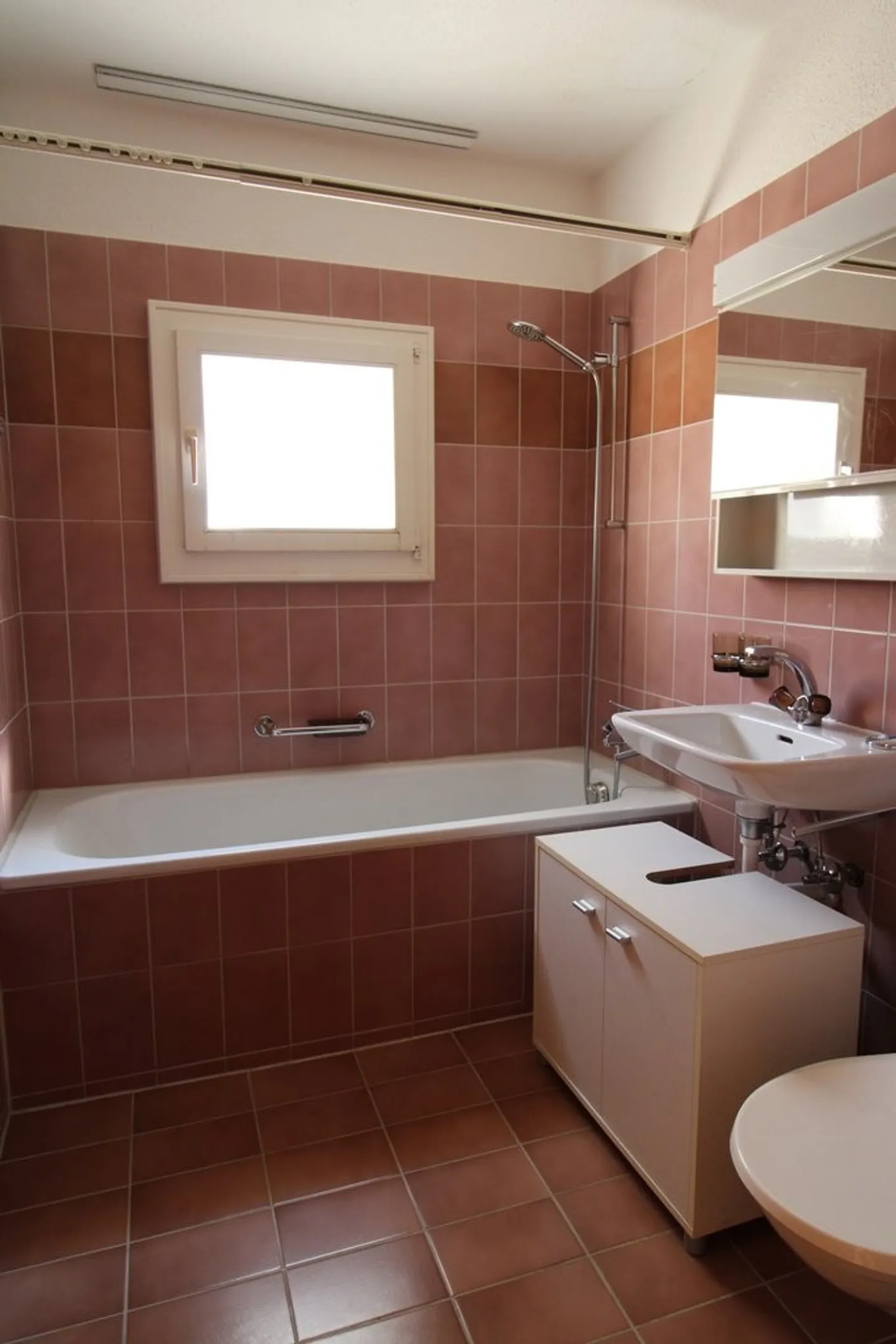 Appartement au rez-de-chaussée avec coin salon (orienté au sud) - Photo 8 sur 9
