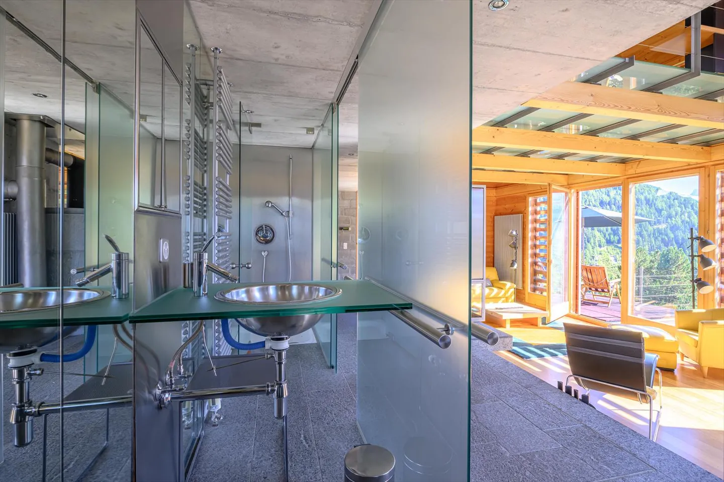 Chalet di architetto in stile contemporaneo, concetto originale, tutto in trasparenza - Foto 17 di 24