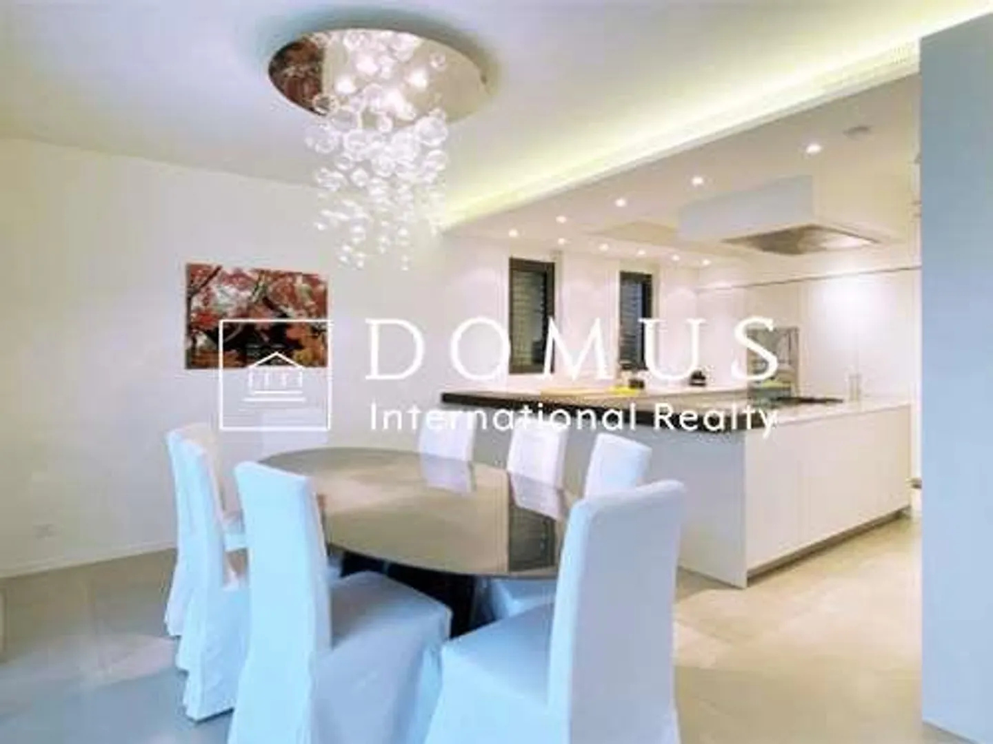 Elegant 4.5 Apartment in Collina d'Oro - Photo 5 of 13