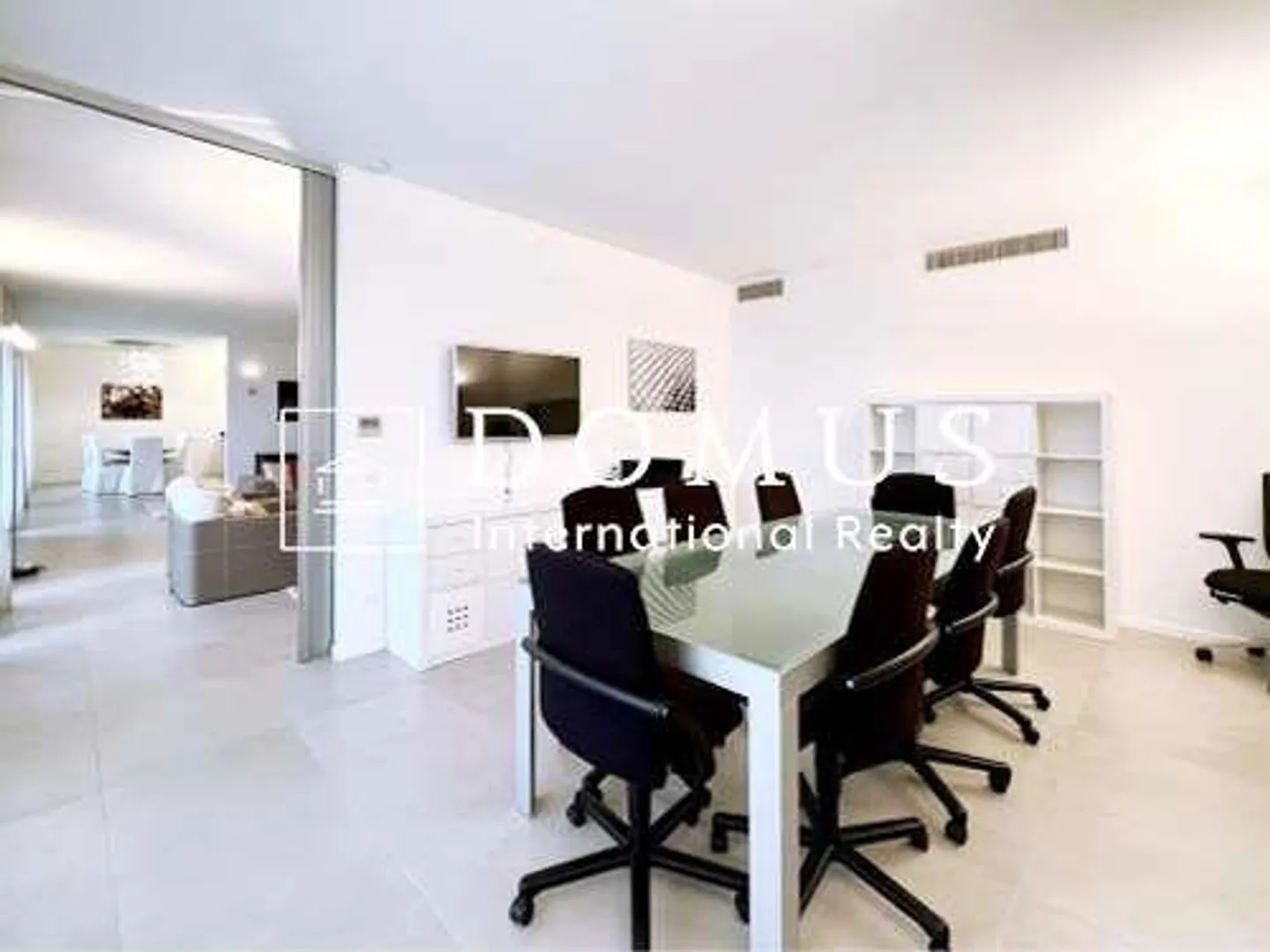 Elegant 4.5 Apartment in Collina d'Oro - Photo 9 of 13