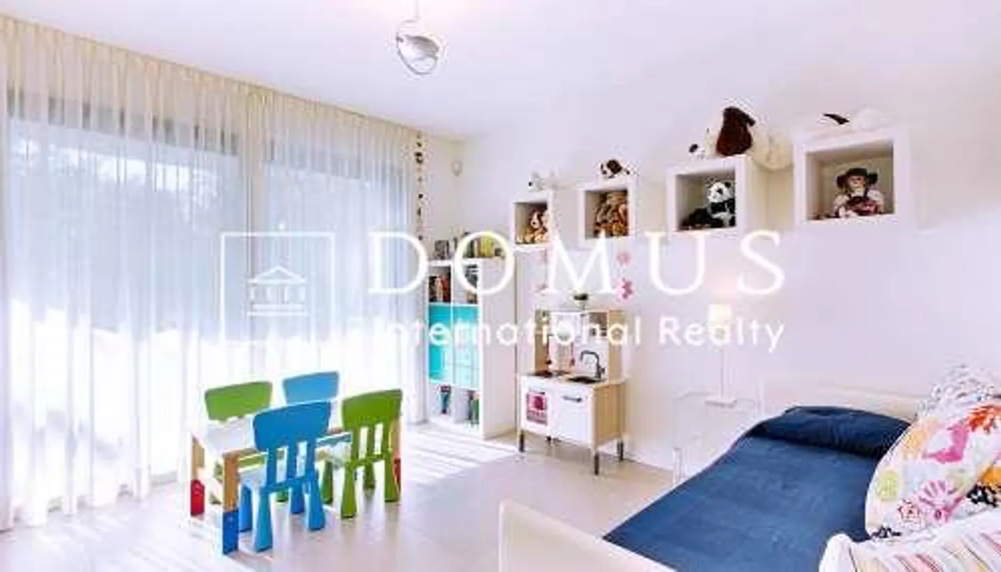 Elegant 4.5 Apartment in Collina d'Oro - Photo 11 of 13