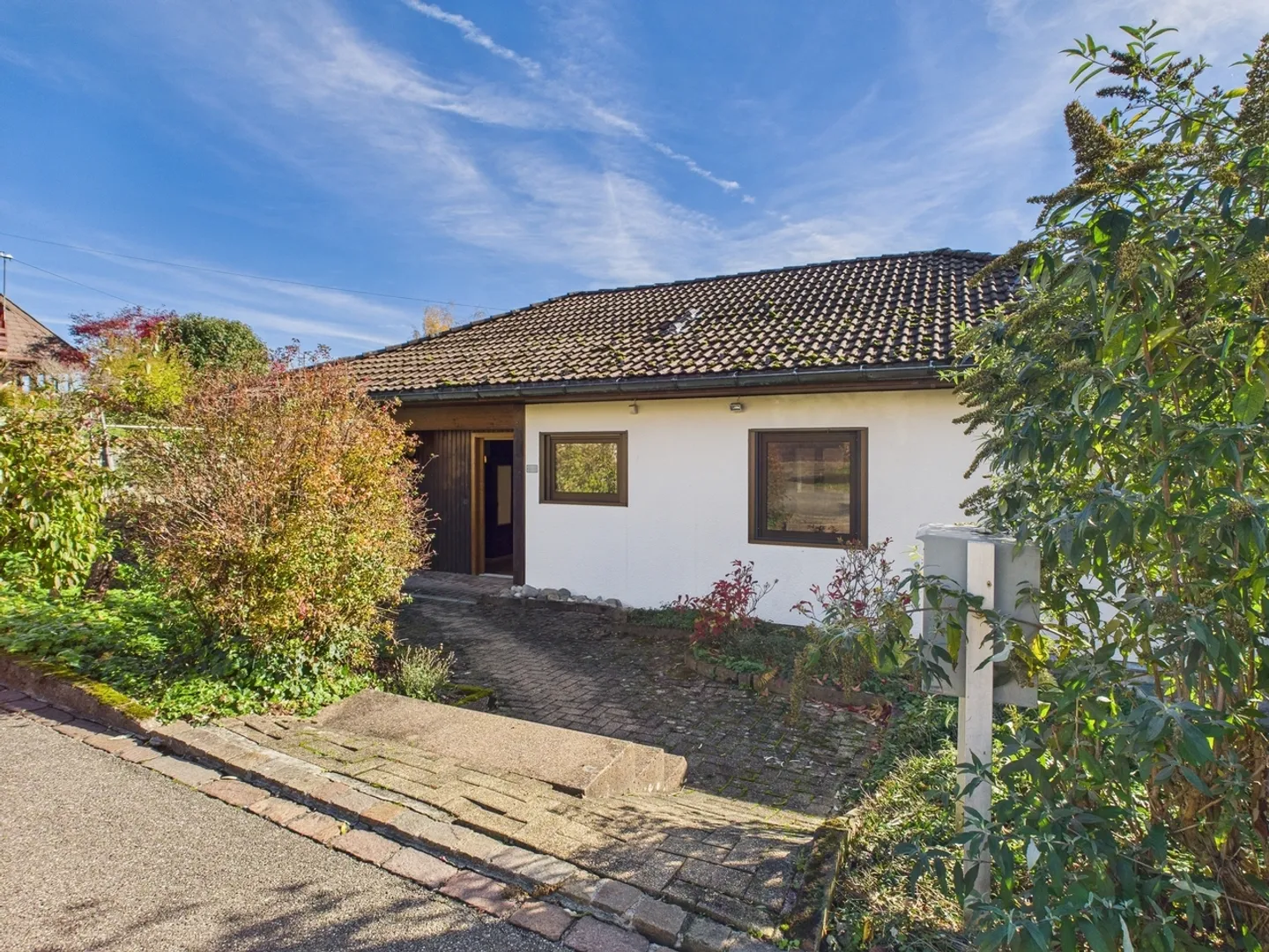 Charmantes Einfamilienhaus mit Garten - Foto 4 von 13