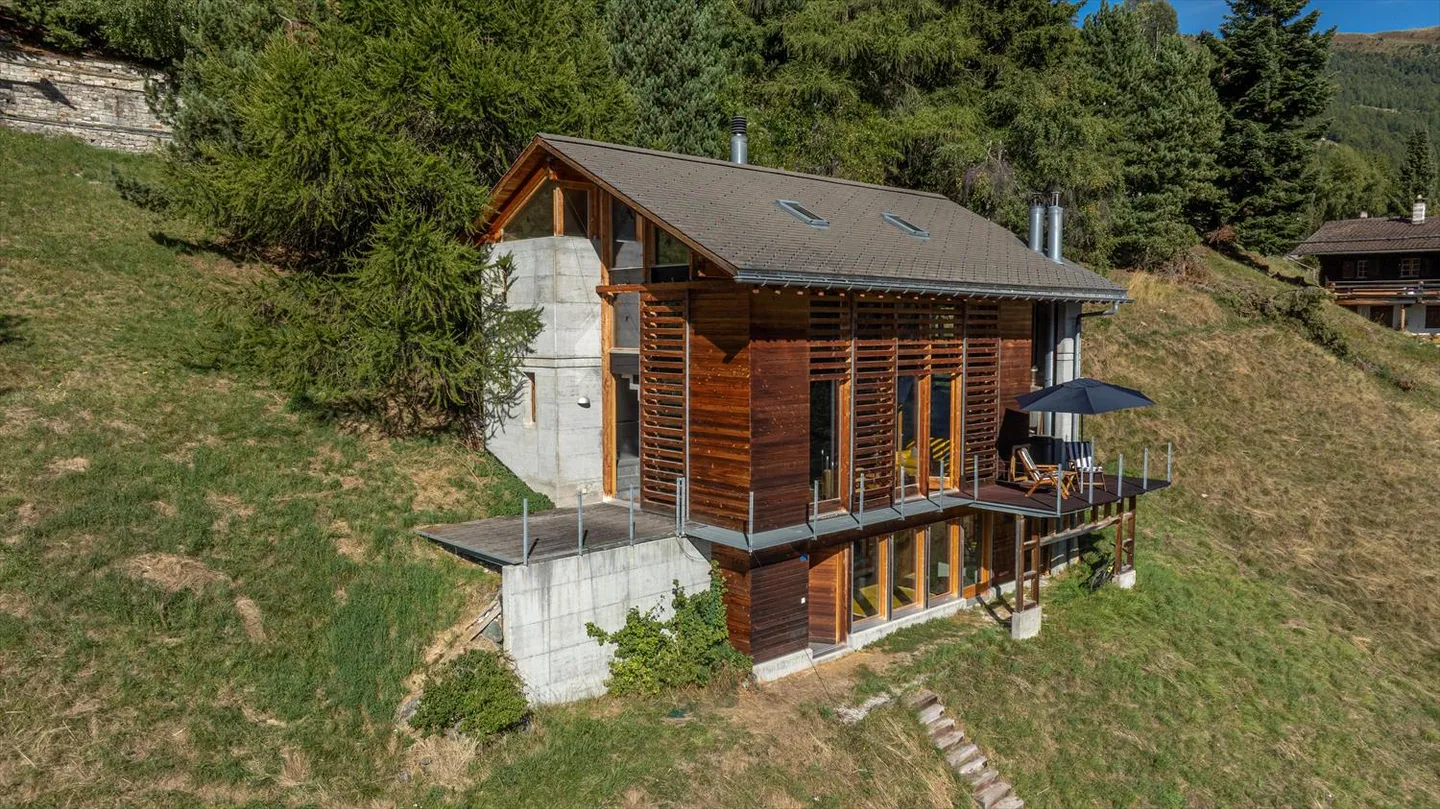 Chalet di architetto in stile contemporaneo, concetto originale, tutto in trasparenza - Foto 24 di 24