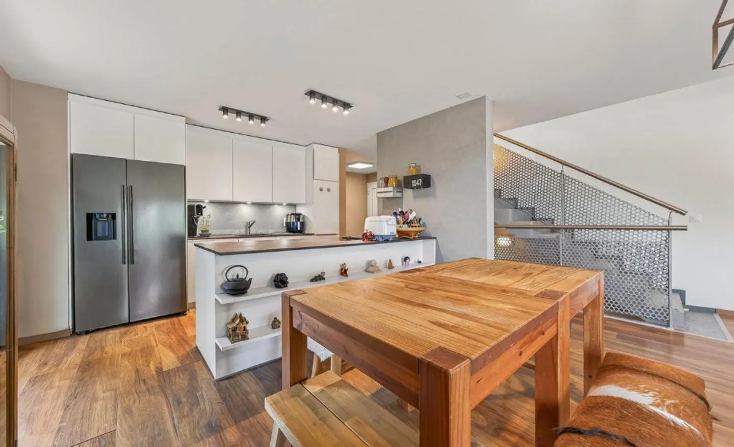 Villa familiare recente con piscina riscaldata e vista libera - Foto 6 di 13
