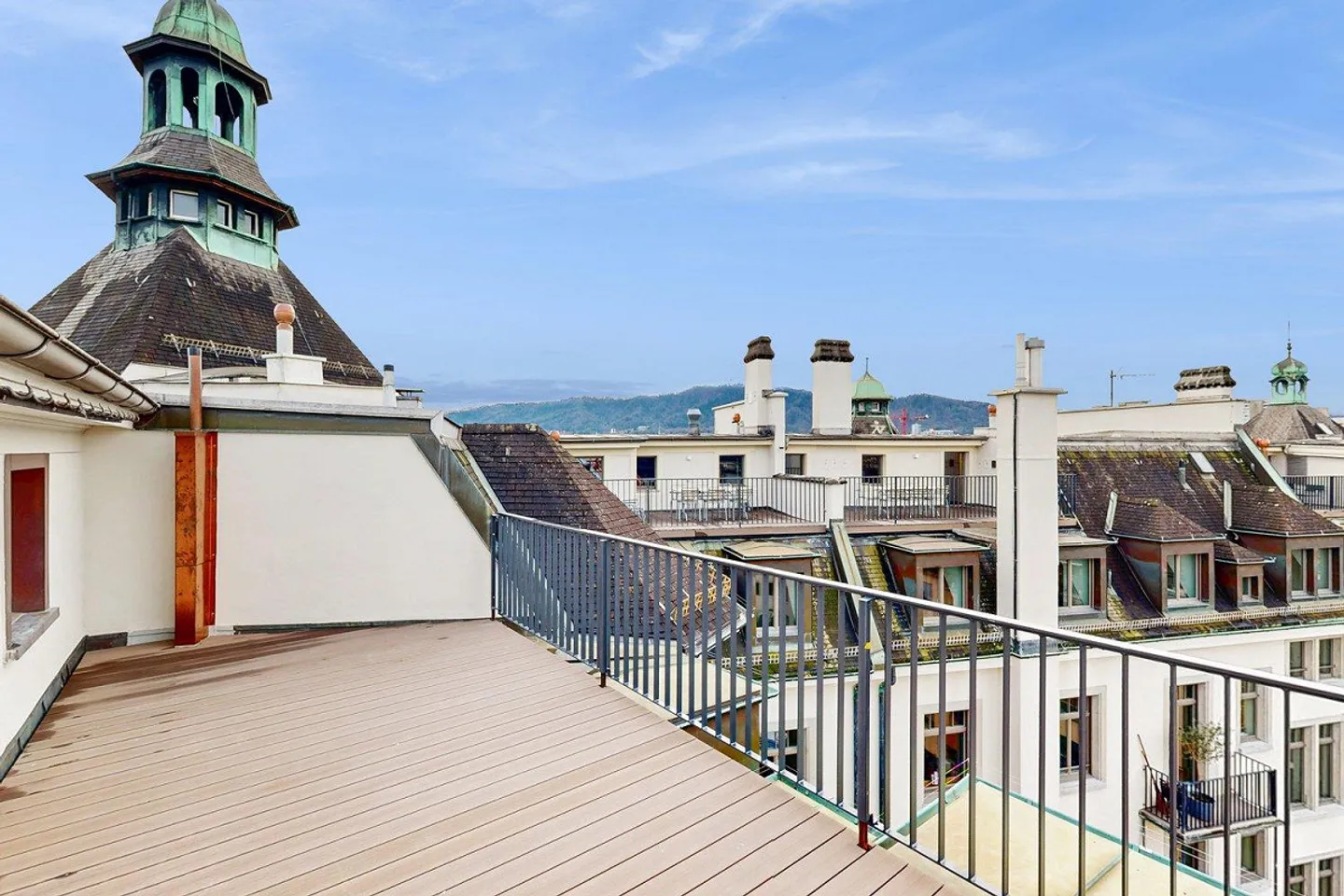Exclusive penthouse apartment with spacious roof terrace in the heart of Zurich - Photo 11 of 11