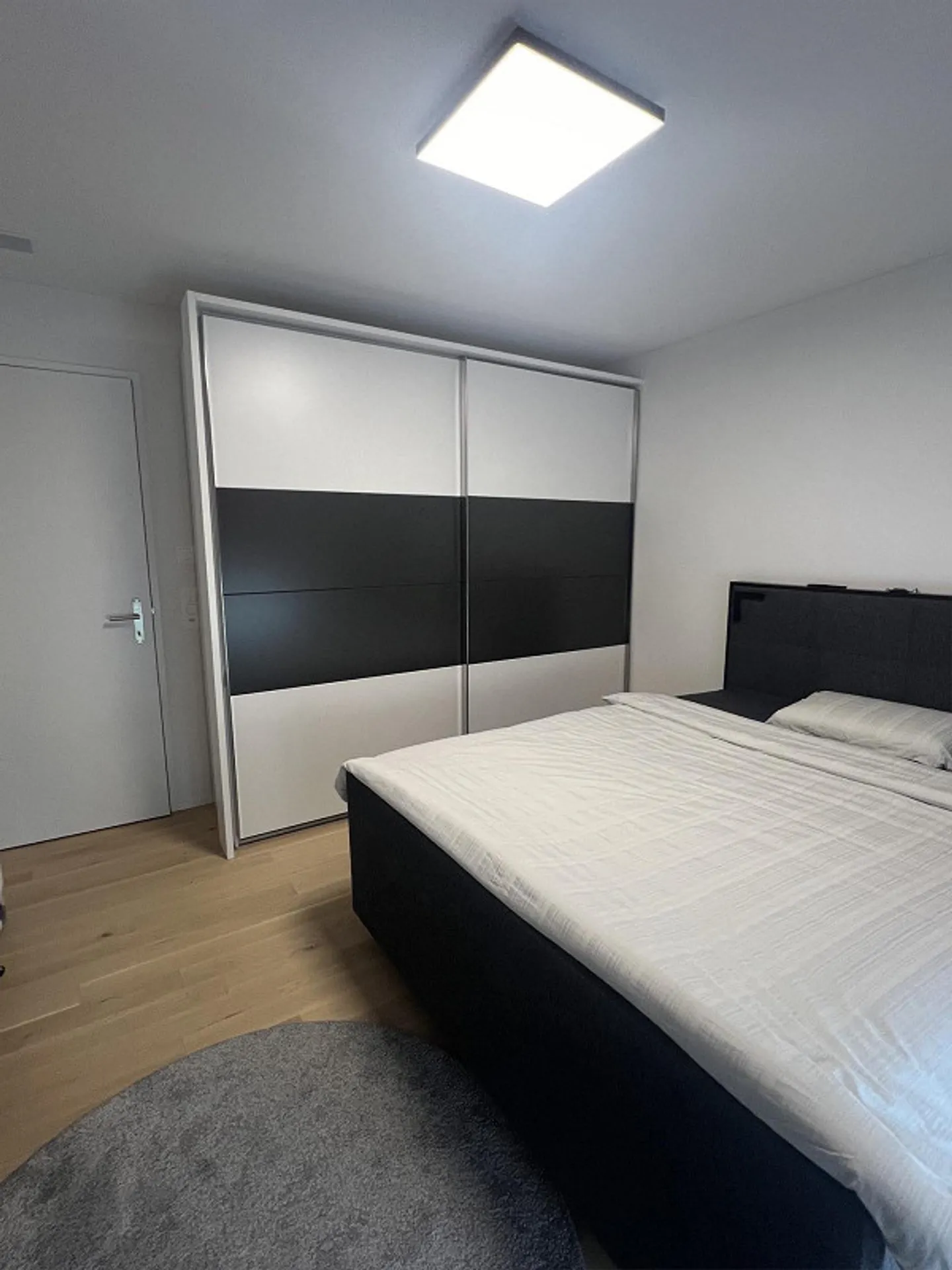 Appartement moderne 2 1/2 pièces - entièrement meublé et comme neuf. - Photo 11 sur 20