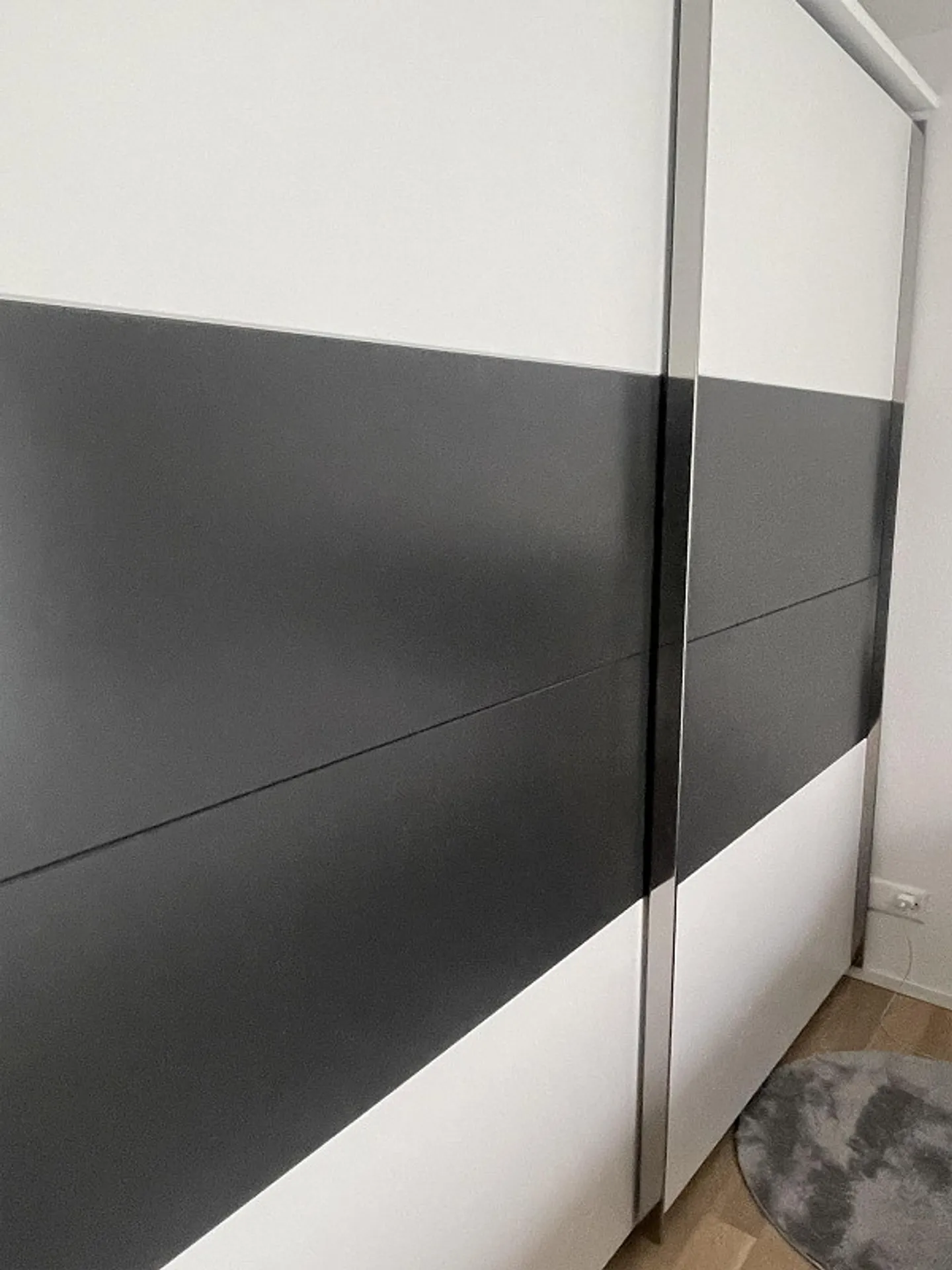 Appartement moderne 2 1/2 pièces - entièrement meublé et comme neuf. - Photo 13 sur 20
