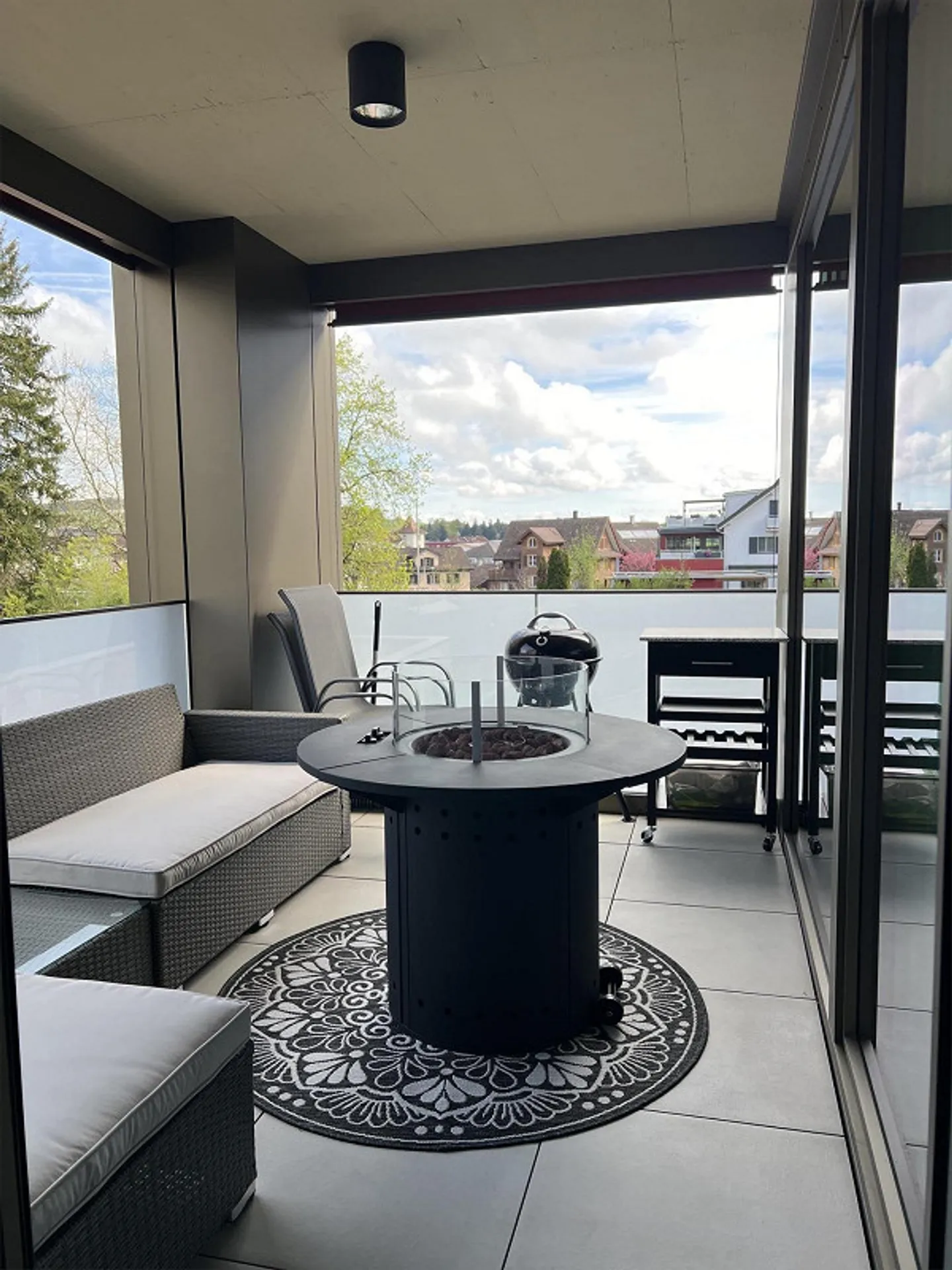 Appartement moderne 2 1/2 pièces - entièrement meublé et comme neuf. - Photo 18 sur 20