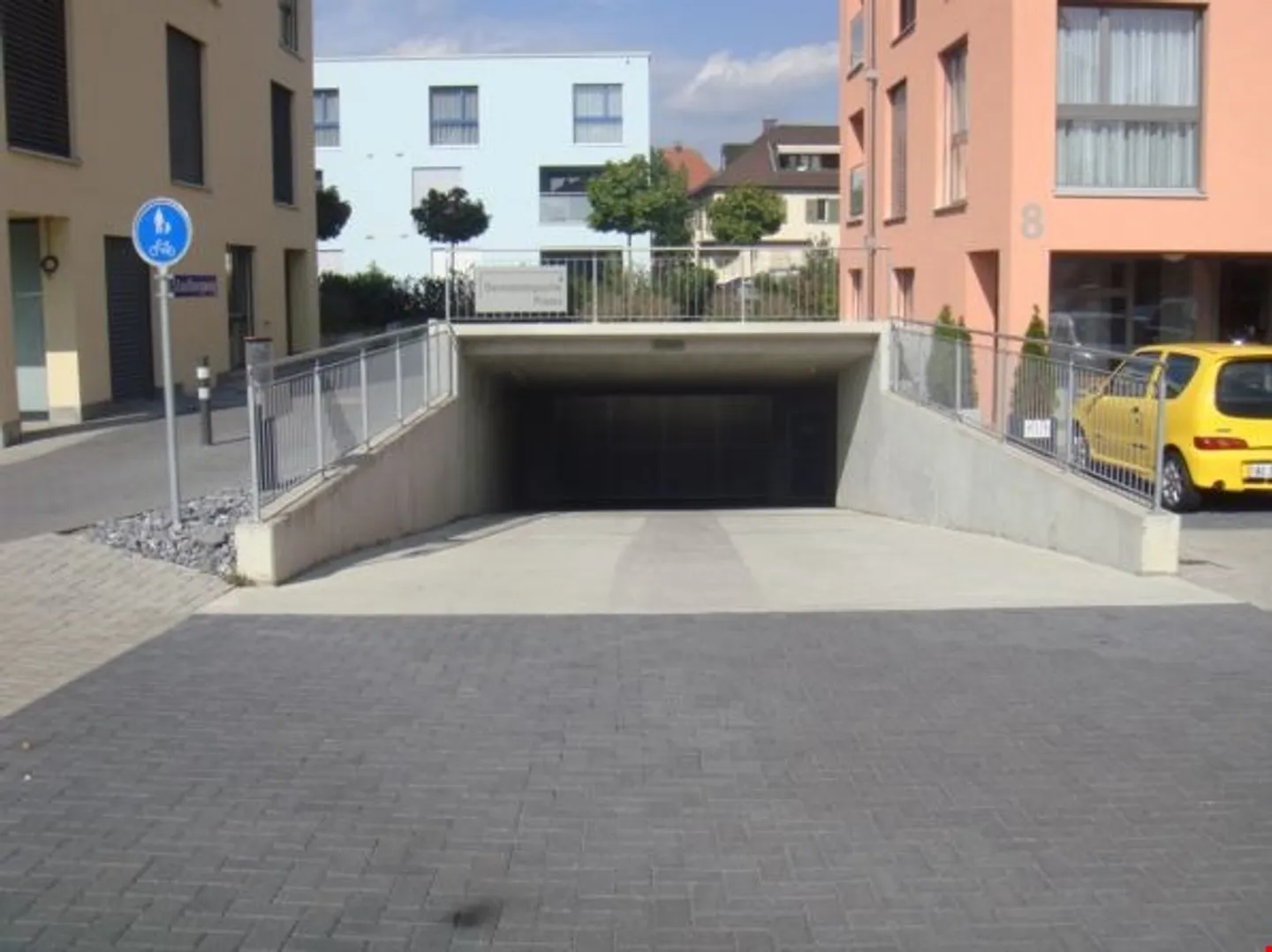 Parking space in underground garage near train station - Photo 1 of 3