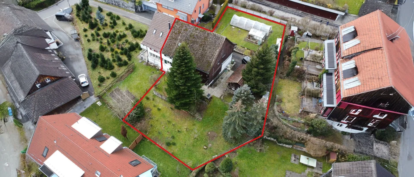 Ex fattoria con fienile e grande giardino - Foto 1 di 12
