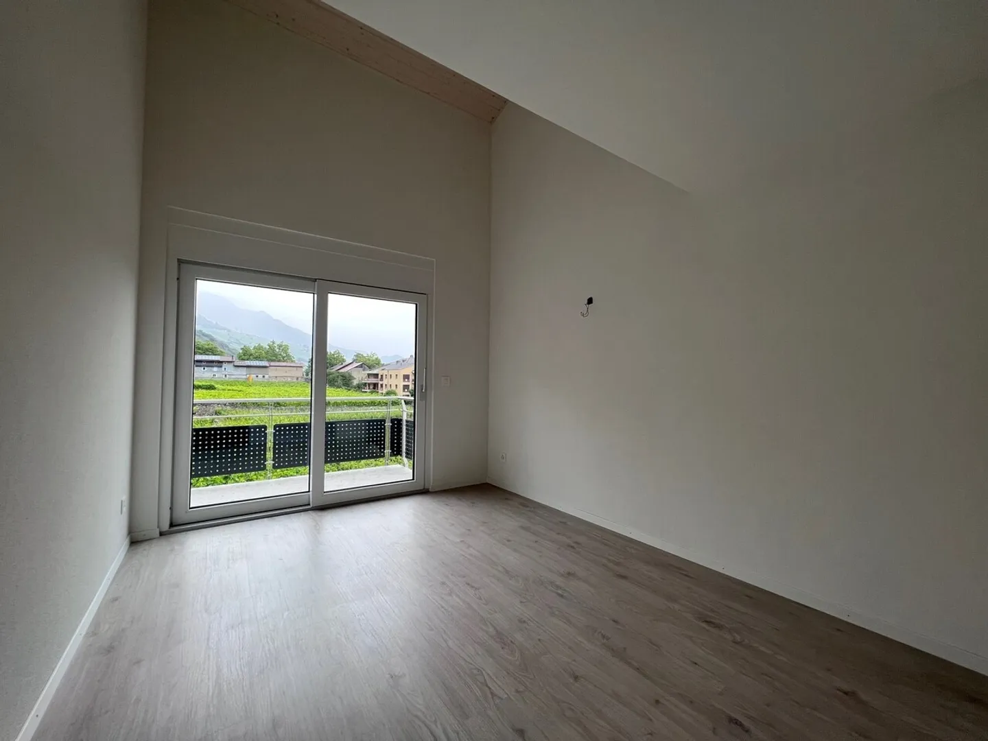Appartement Duplex Charmant avec Balcon - Photo 6 sur 11