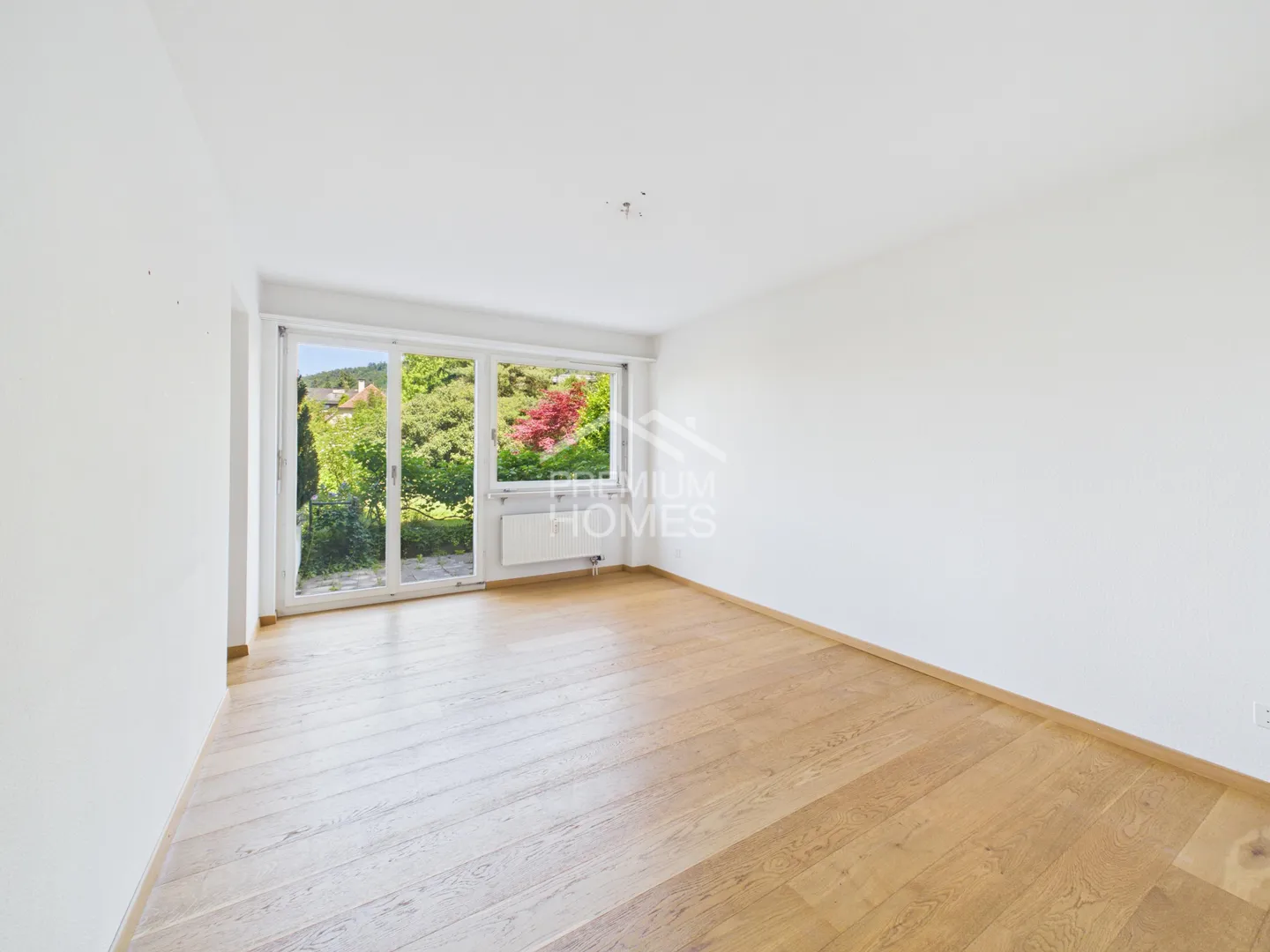Charming Family Home with Garden - Photo 4 of 7