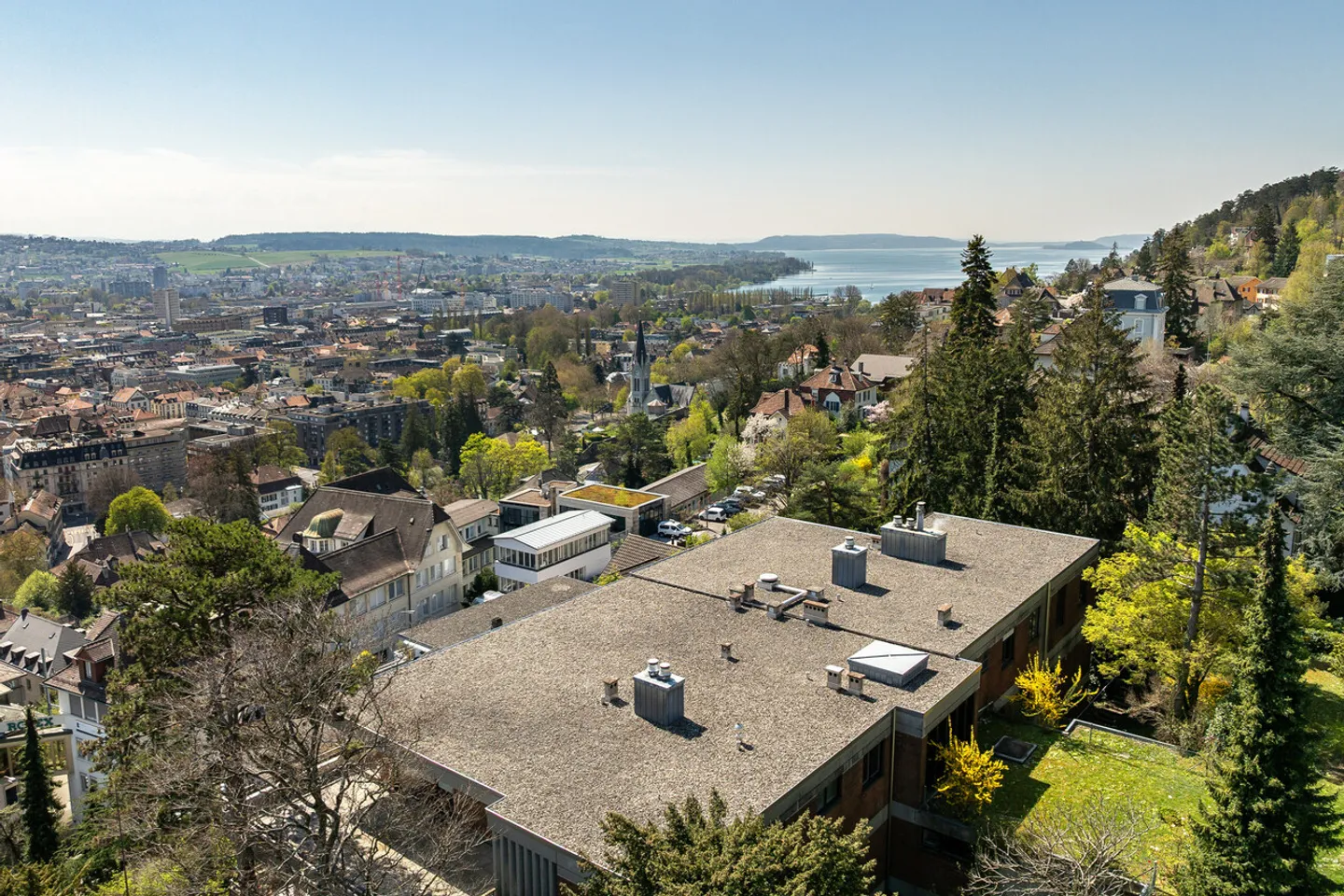 Penthouse de 9,5 pièces au-dessus de la ville de Bienne ! - Photo 24 sur 27