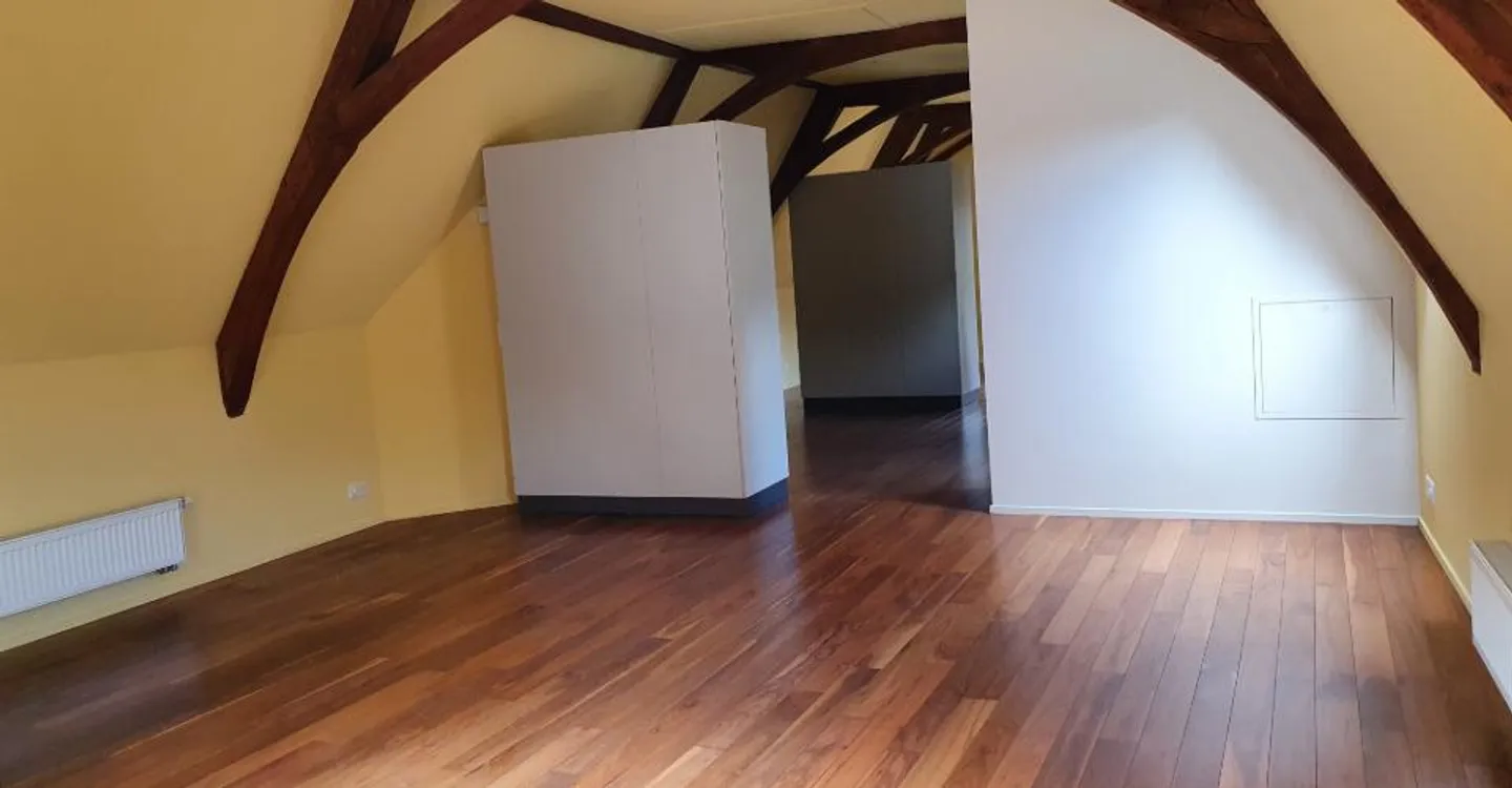 Piazza della Chiesa Collegiata 2, Valangin - Appartamento 2 locali al 3° piano - Foto 7 di 10