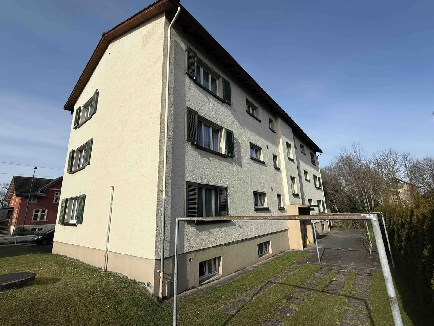 Appartement de 4,5 pièces au rez-de-chaussée surélevé - Photo 2 sur 10
