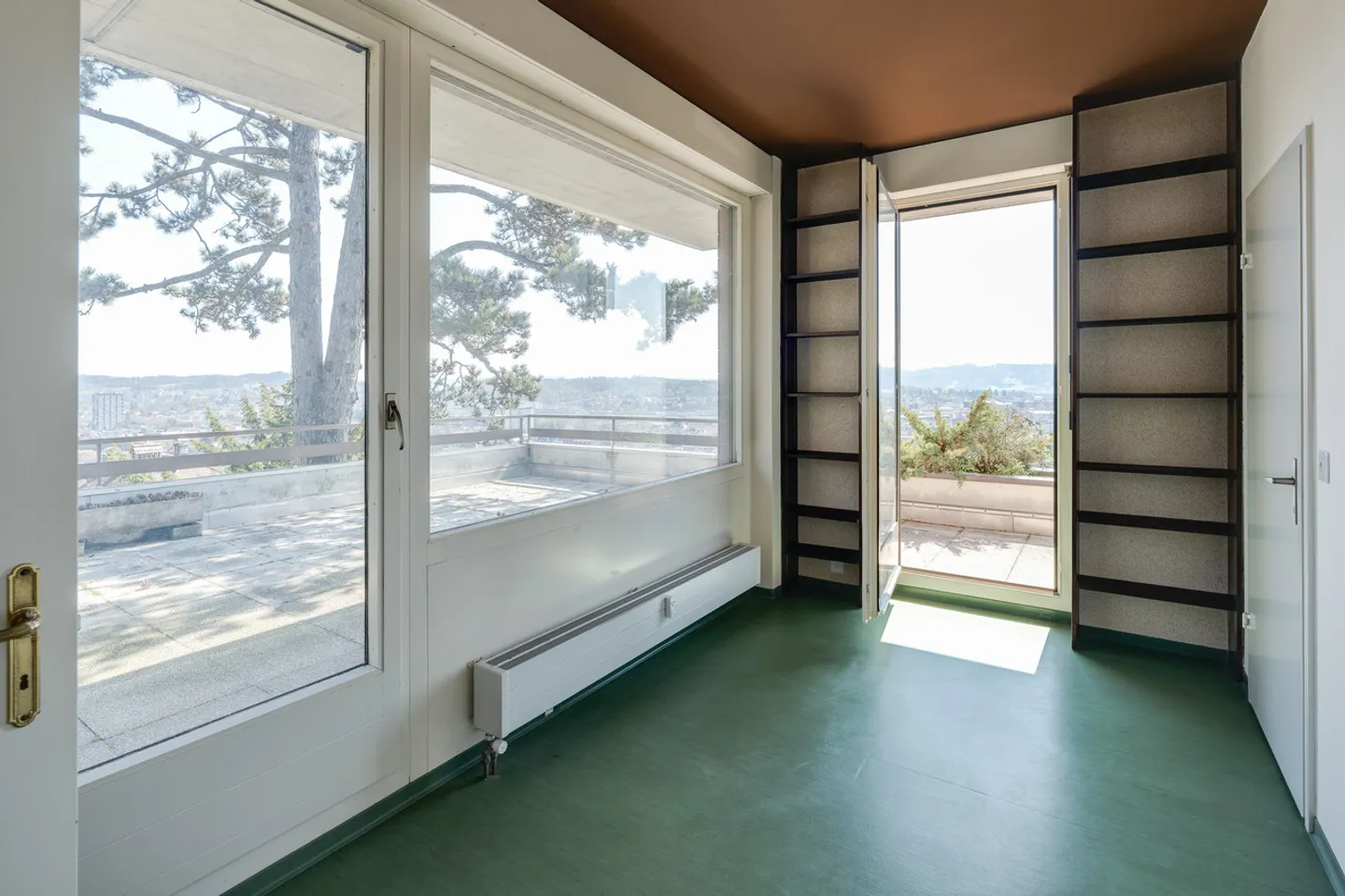 Penthouse de 9,5 pièces au-dessus de la ville de Bienne ! - Photo 16 sur 27