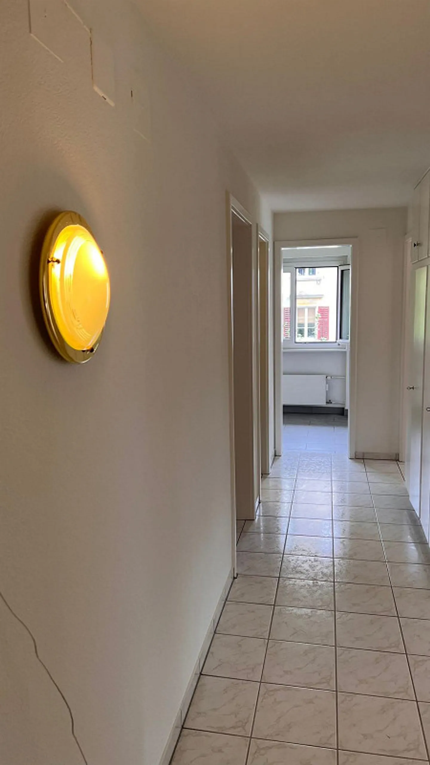 Room in shared apartment in Lucerne in a 4-room apartment - Photo 6 of 6