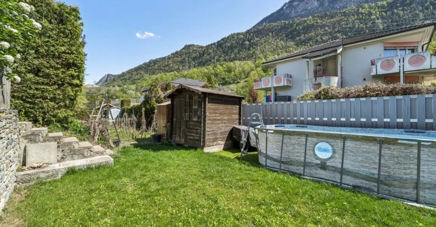 Attique rénové avec jardin privé - Photo 9 sur 11