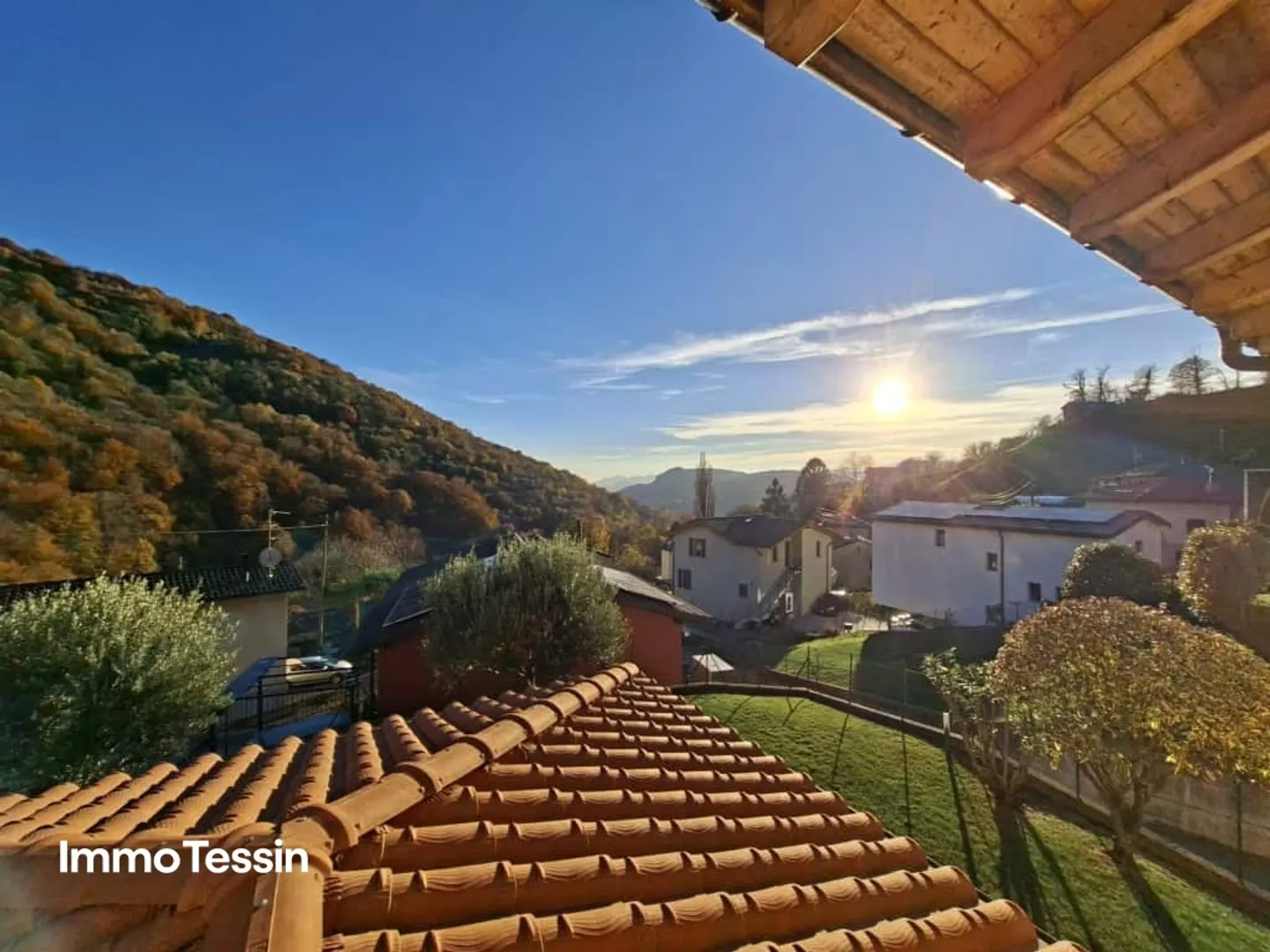 Well-maintained house with plenty of living comfort, terrace, garden, and several parking spaces in a quiet and sunny location in the countryside - Photo 3 of 13