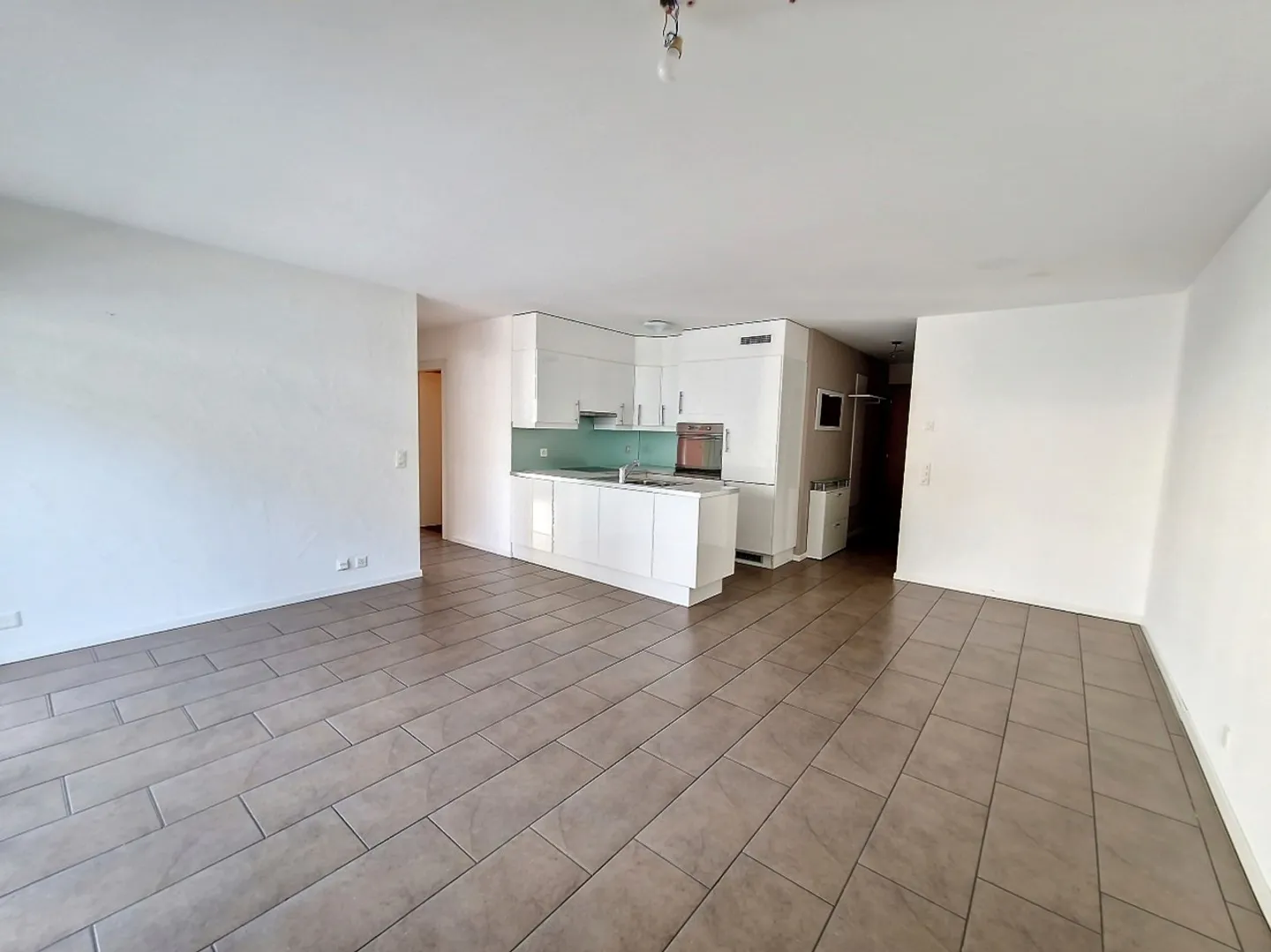 Magnifique appartement de 3,5 pièces avec balcon et vue imprenable à Sion - Photo 2 sur 15