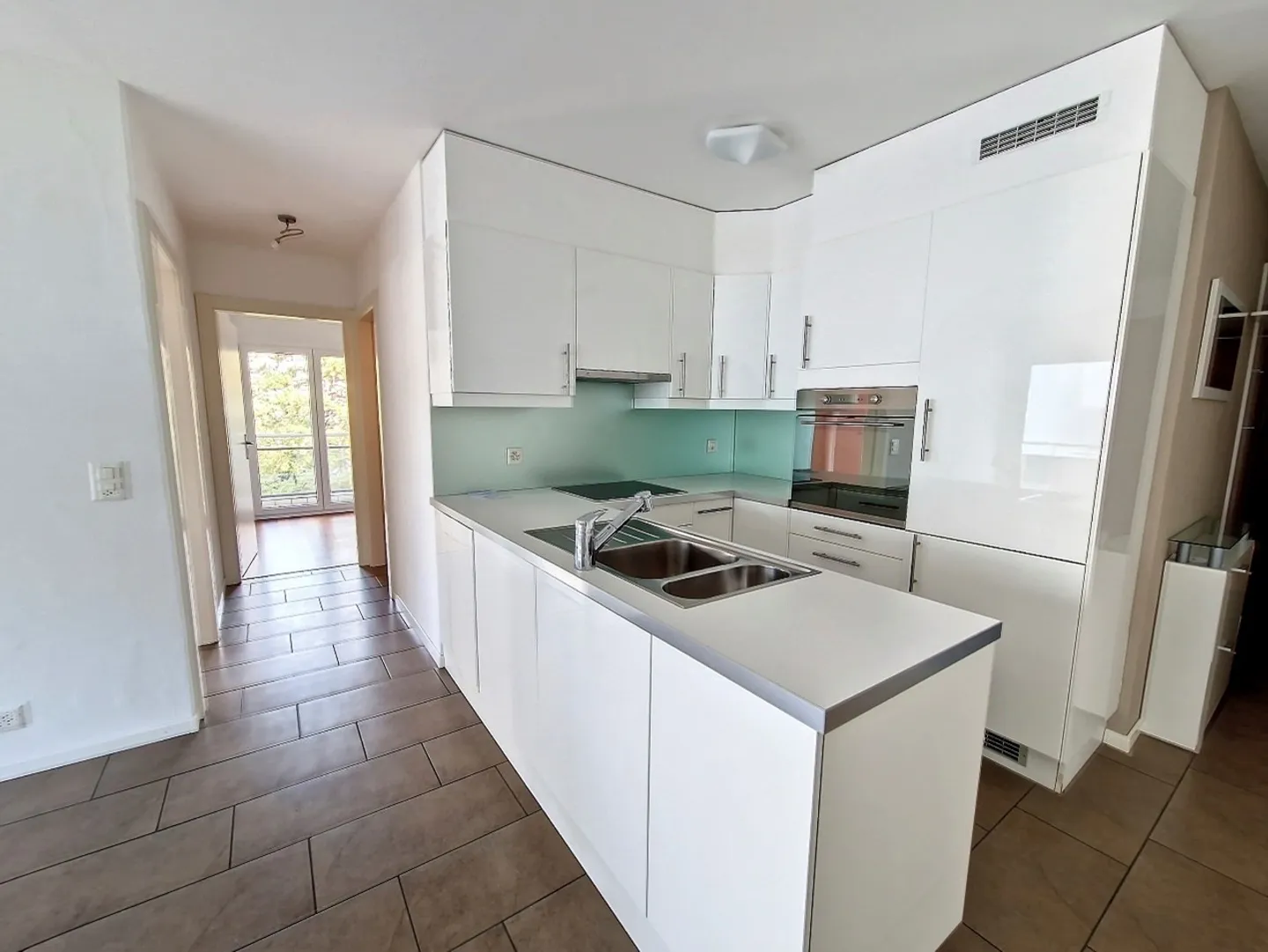 Magnifique appartement de 3,5 pièces avec balcon et vue imprenable à Sion - Photo 4 sur 15