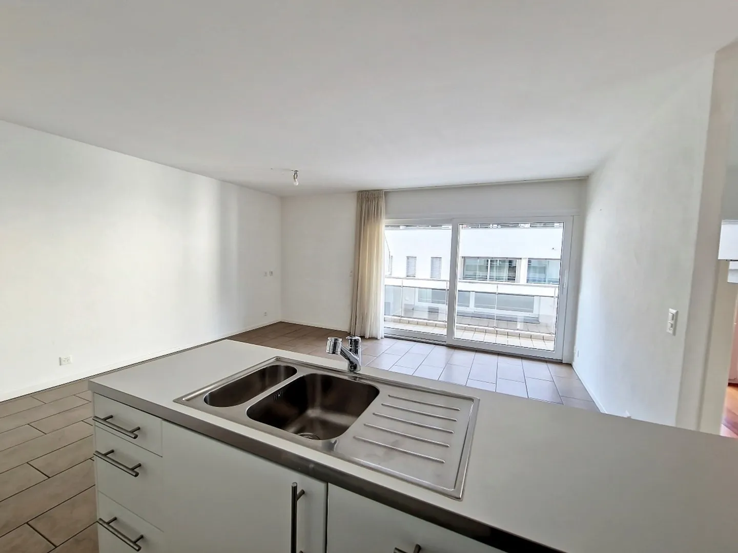 Magnifique appartement de 3,5 pièces avec balcon et vue imprenable à Sion - Photo 5 sur 15