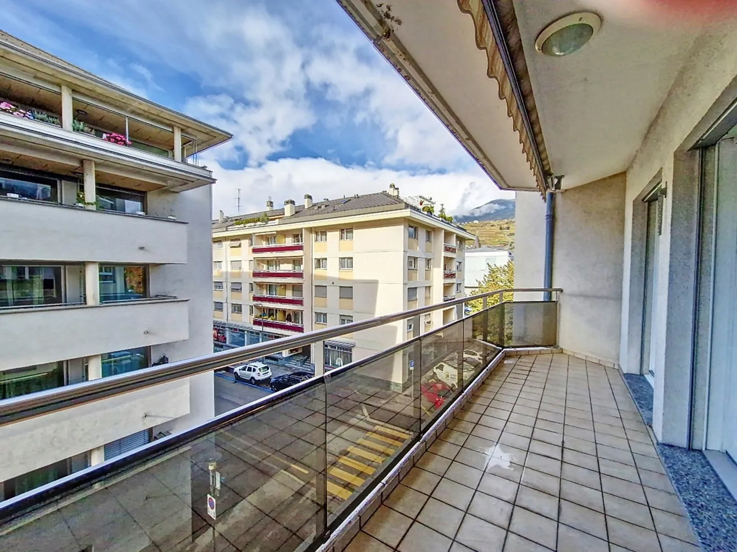 Magnifique appartement de 3,5 pièces avec balcon et vue imprenable à Sion - Photo 7 sur 15