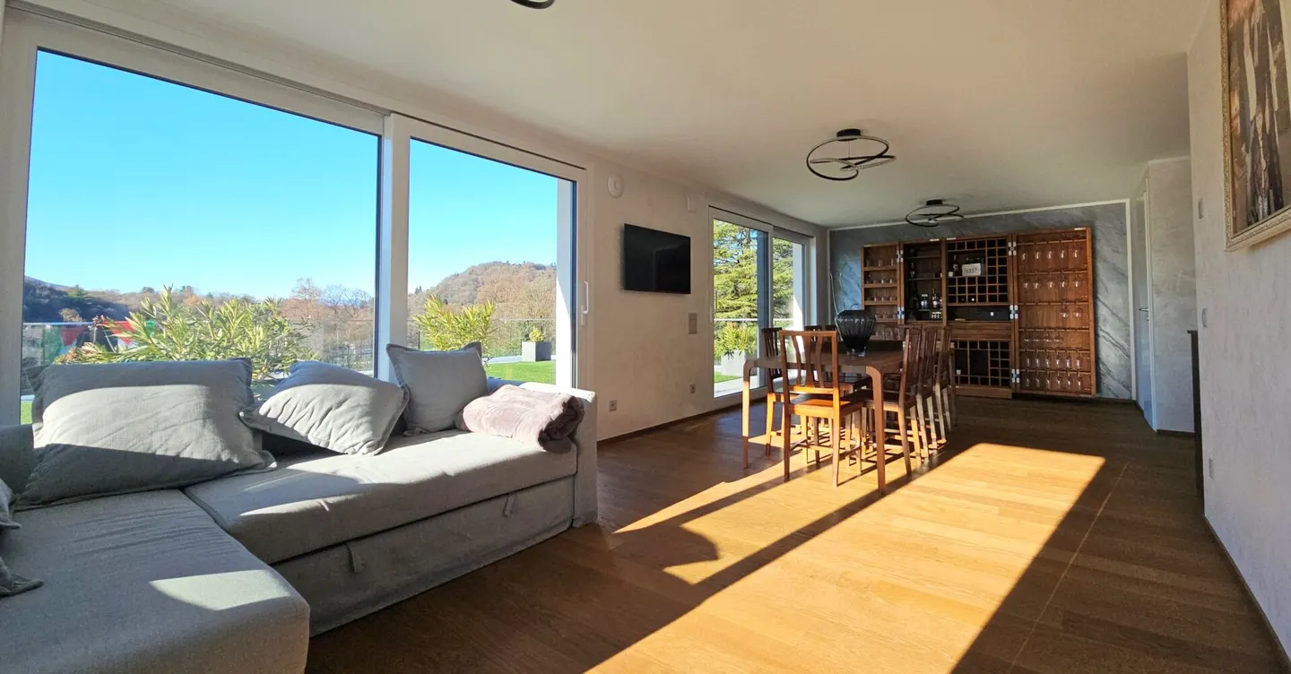 MODERNE VILLA MIT POOL UND PANORAMATERRASSE - Foto 17 von 20