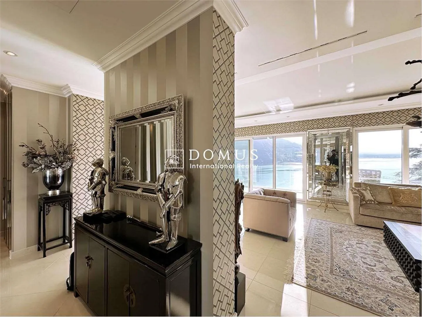Spectacular Penthouse 4.5 Rooms with Lake View - Photo 5 of 13
