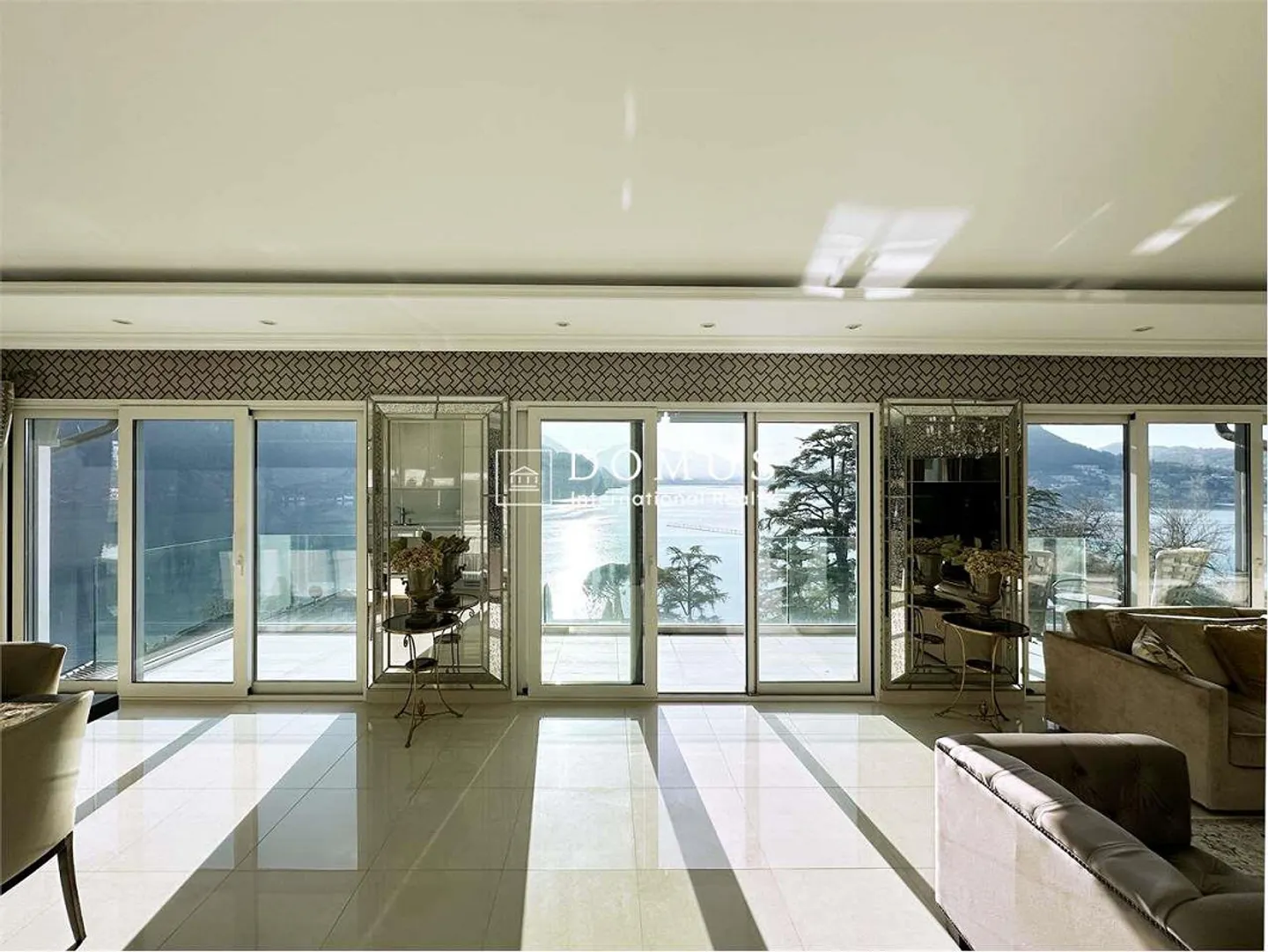 Spectacular Penthouse 4.5 Rooms with Lake View - Photo 7 of 13