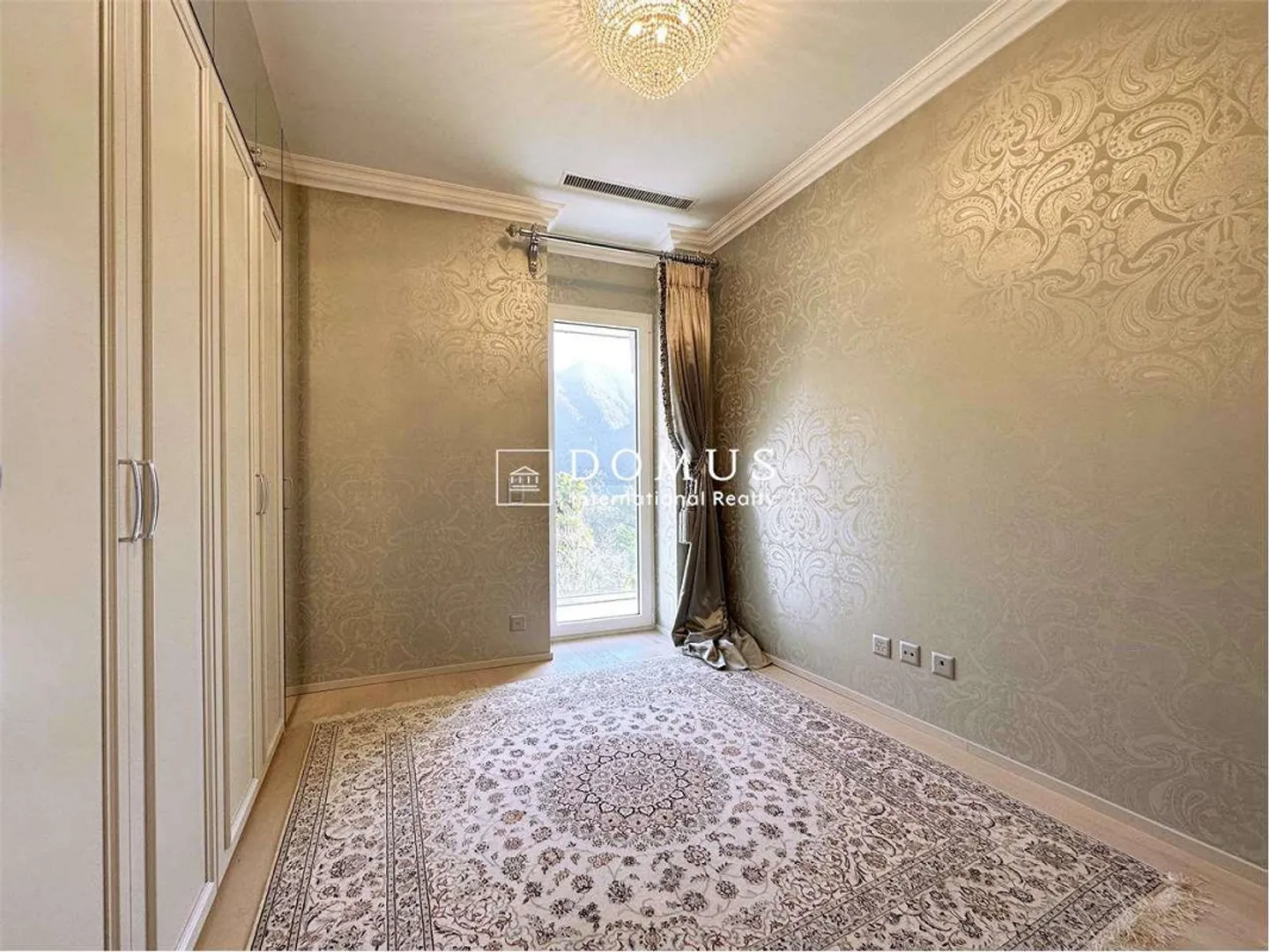 Spectacular Penthouse 4.5 Rooms with Lake View - Photo 11 of 13