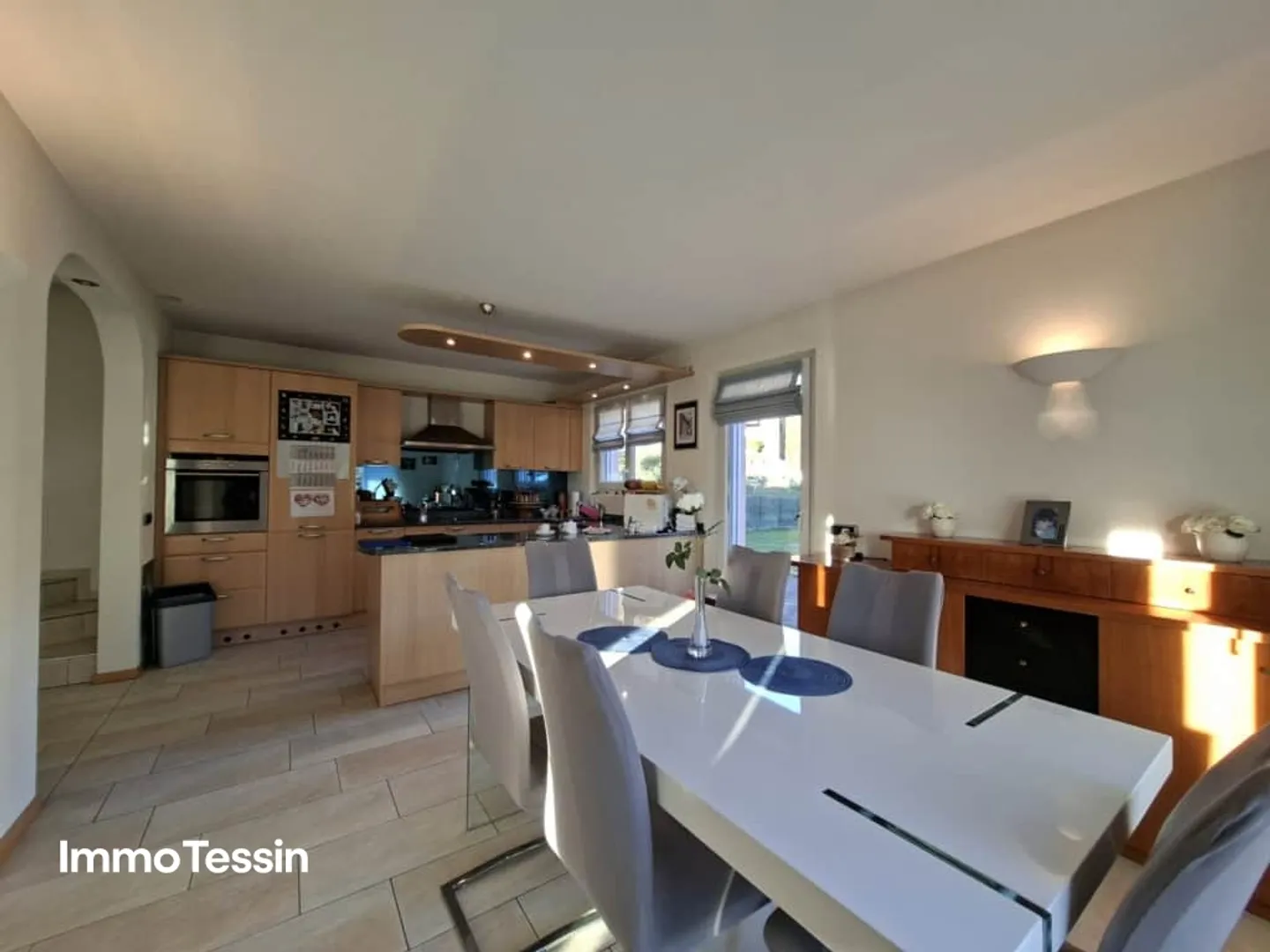 Well-maintained house with plenty of living comfort, terrace, garden, and several parking spaces in a quiet and sunny location in the countryside - Photo 8 of 13