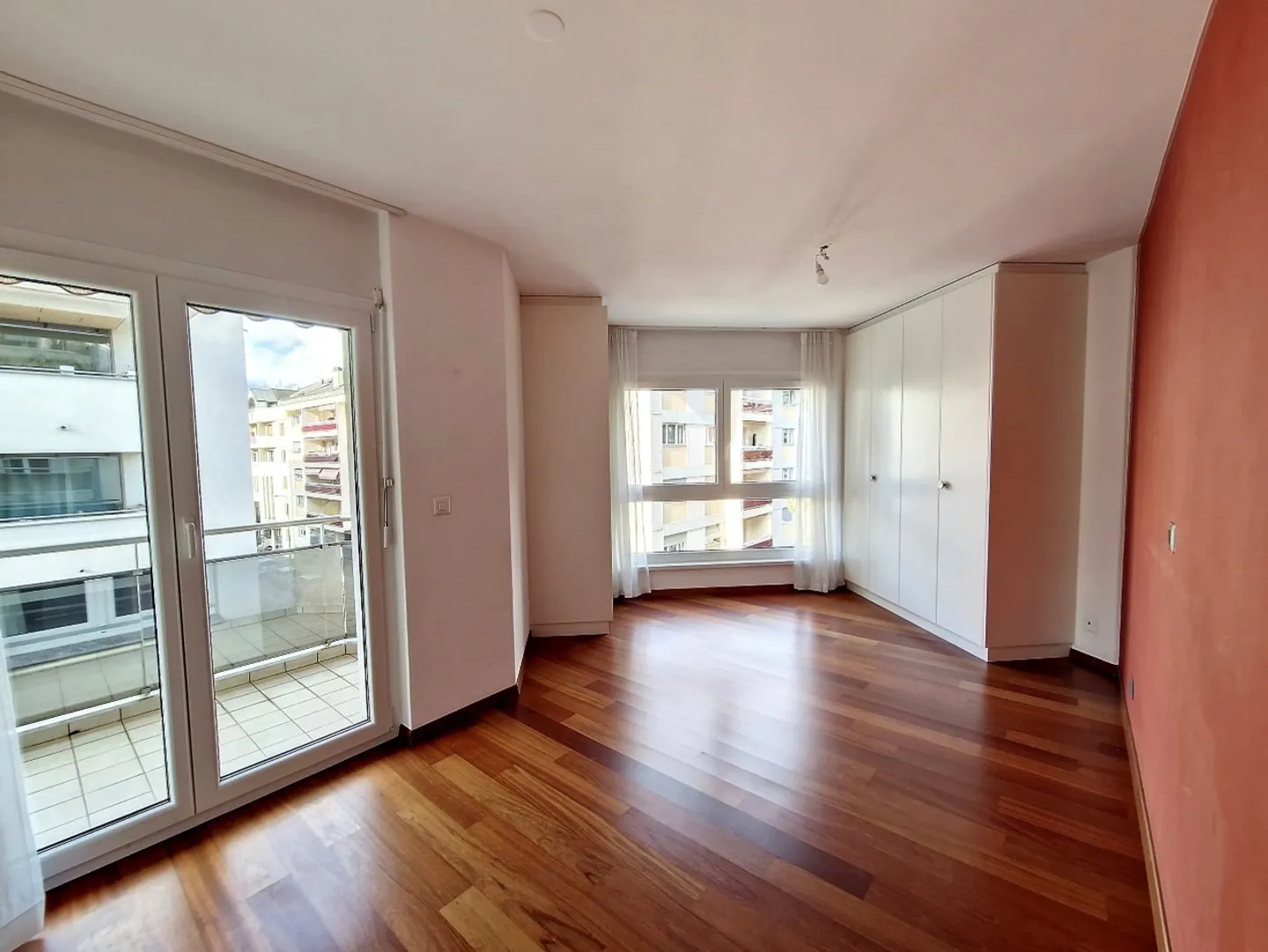 Magnifique appartement de 3,5 pièces avec balcon et vue imprenable à Sion - Photo 10 sur 15