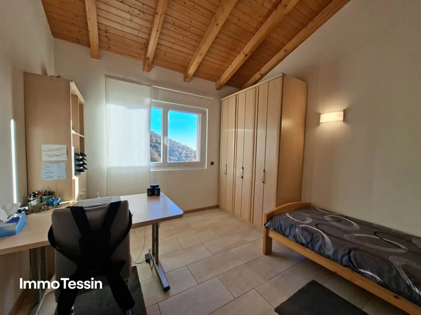 Well-maintained house with plenty of living comfort, terrace, garden, and several parking spaces in a quiet and sunny location in the countryside - Photo 10 of 13