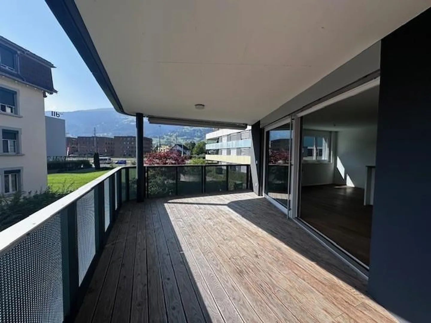 Stilvolle 4.5-Zimmer-Wohnung mit grosser Terrasse - Foto 2 von 11