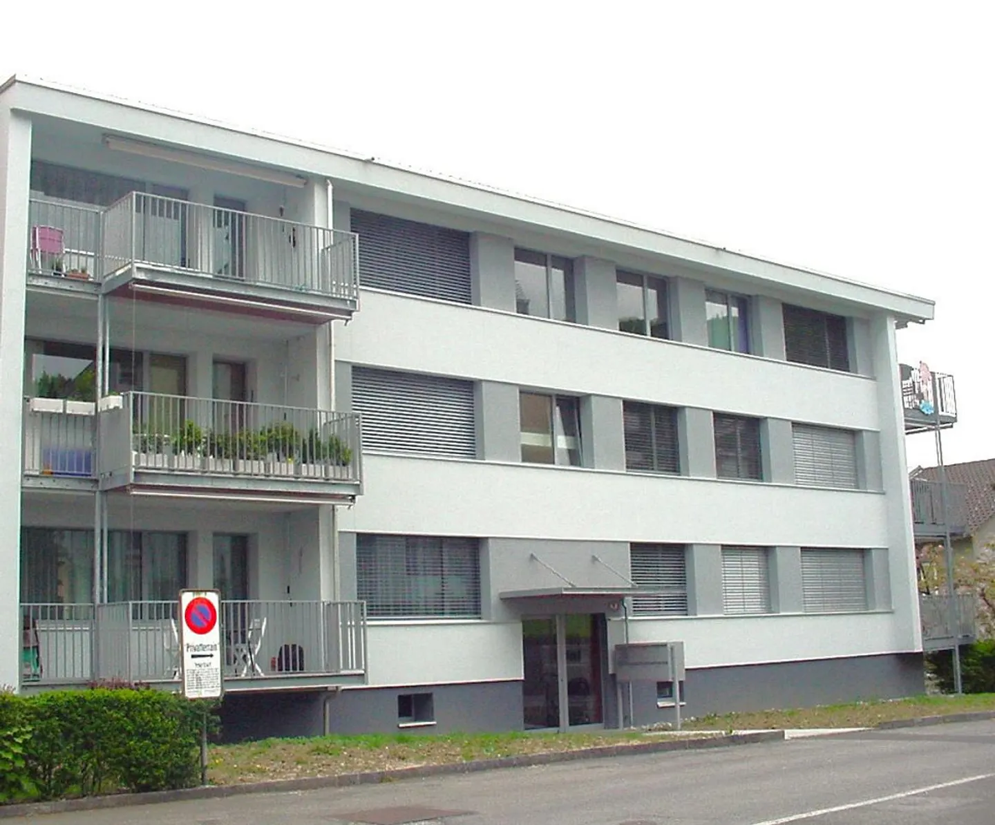 Spacious apartment near Schönbühlcenter - Photo 1 of 9