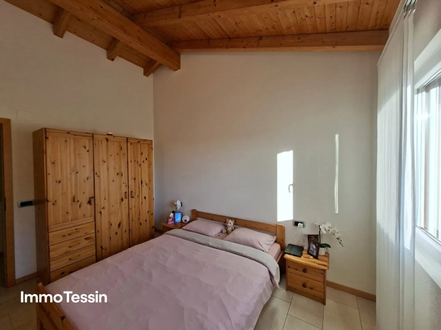 Well-maintained house with plenty of living comfort, terrace, garden, and several parking spaces in a quiet and sunny location in the countryside - Photo 11 of 13