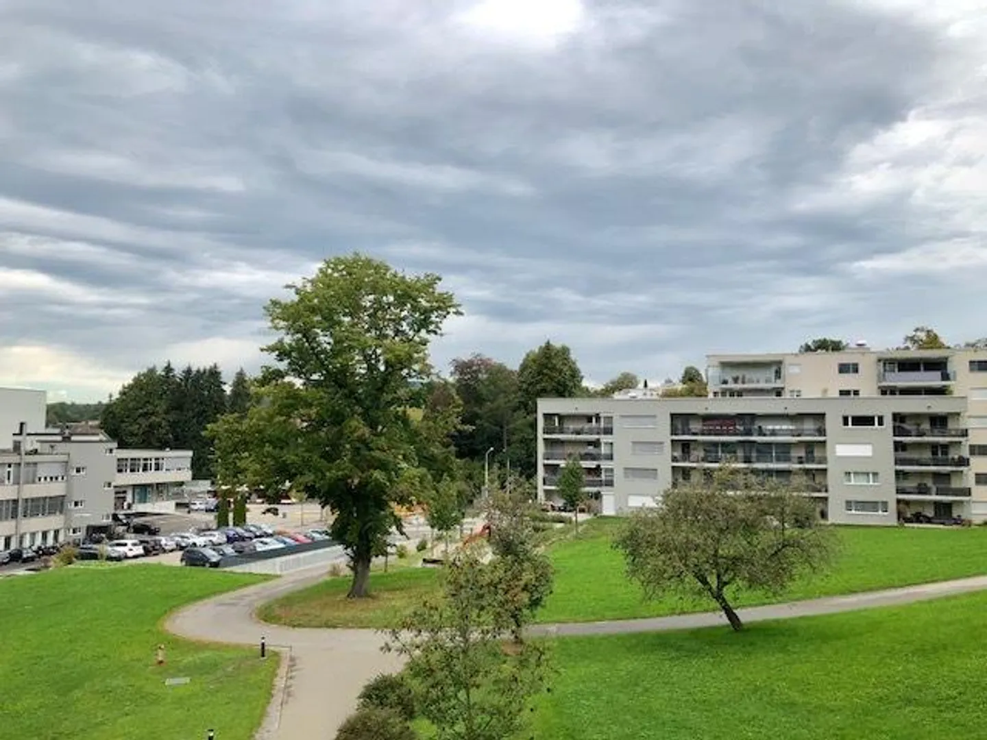 Vert, Calme, Spacieux - Votre Nouveau Foyer pour la Famille ! - Photo 8 sur 11