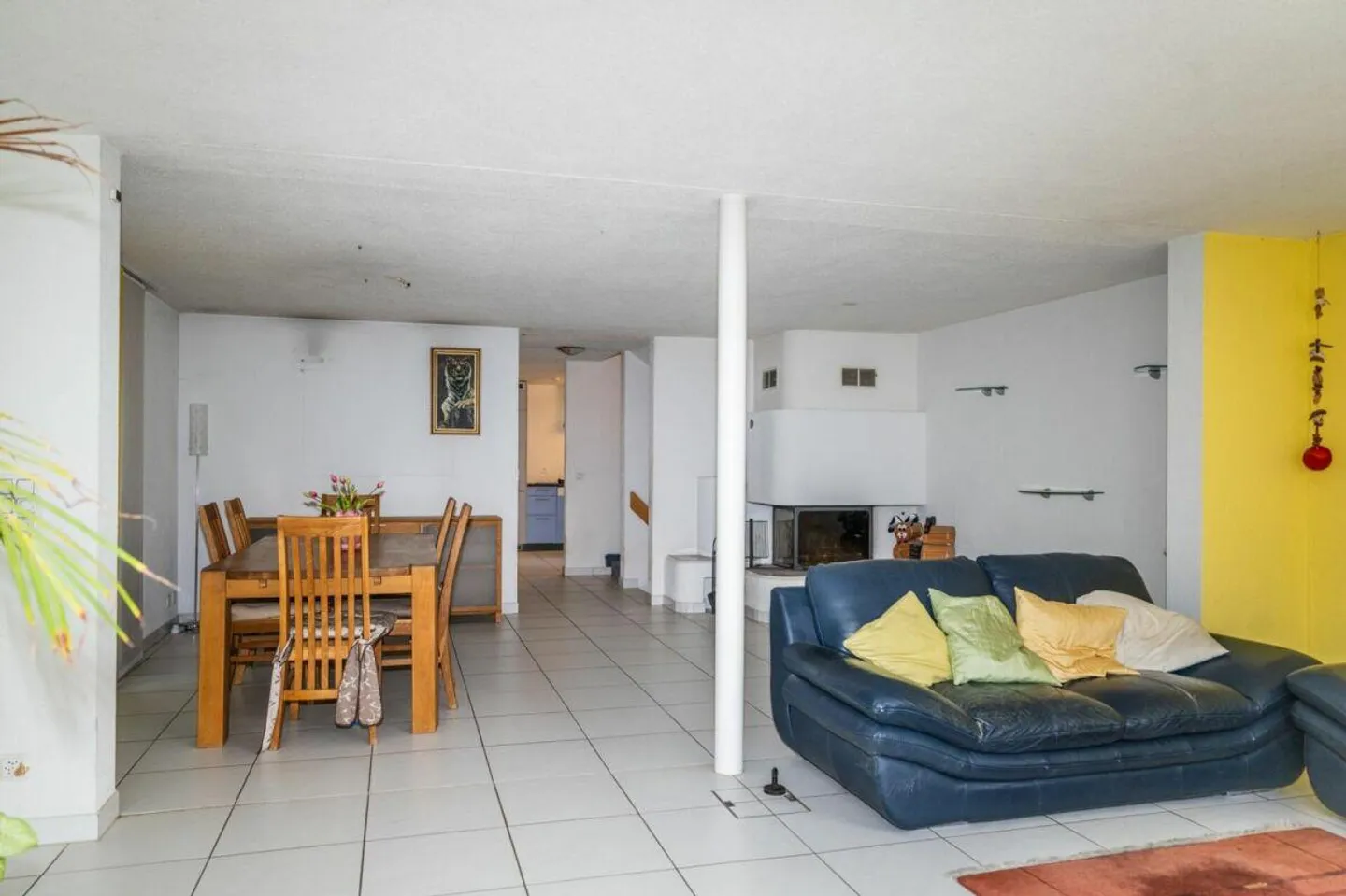 Beaucoup d'espace dans la maison - Photo 4 sur 14
